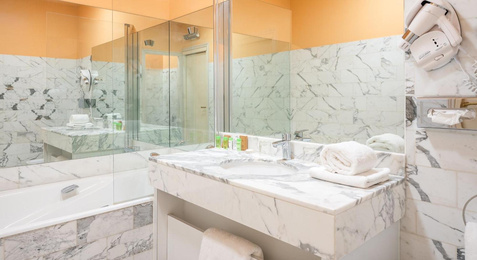 Single Room Bath