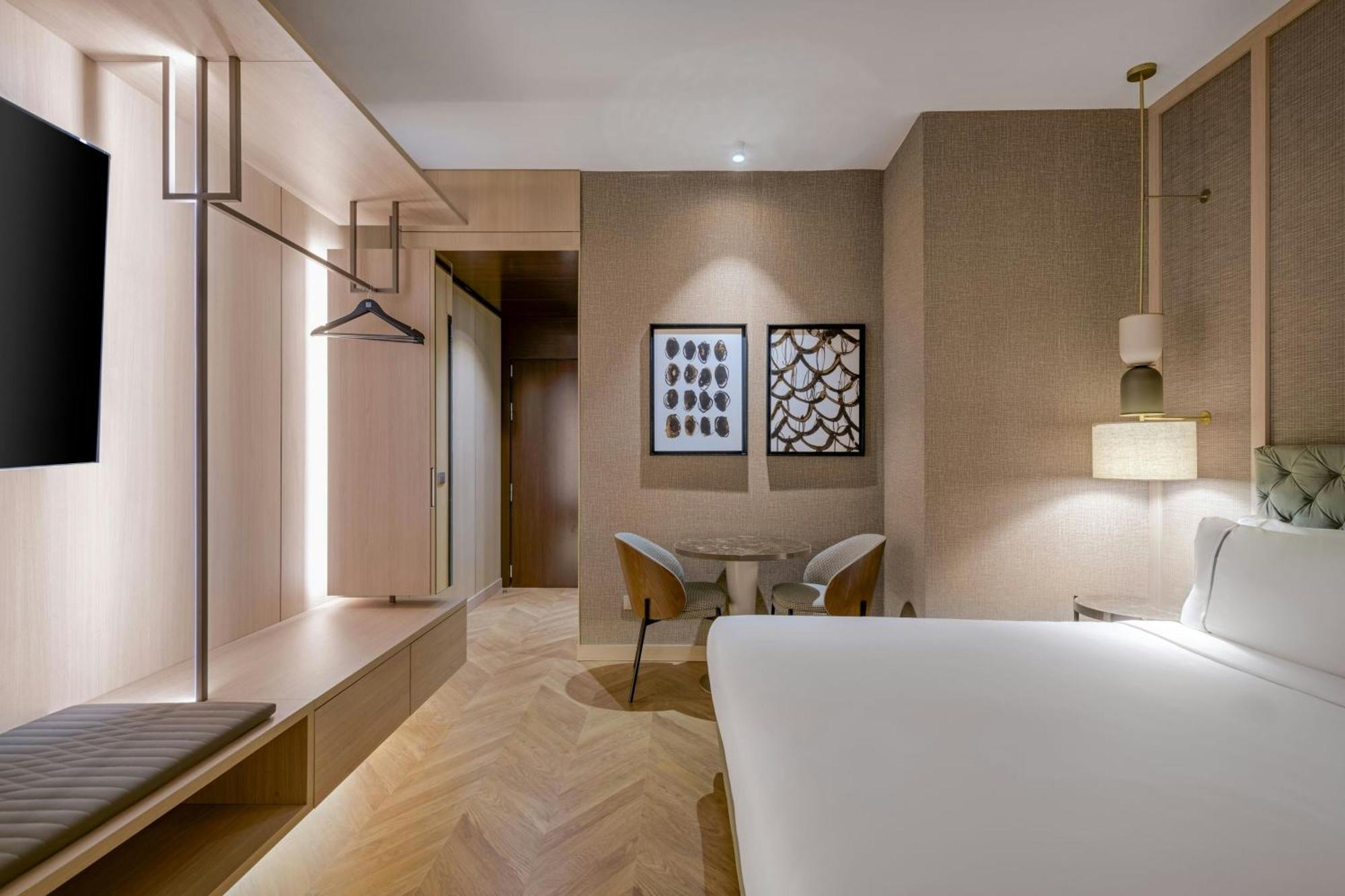 Standard King Room Skyline View