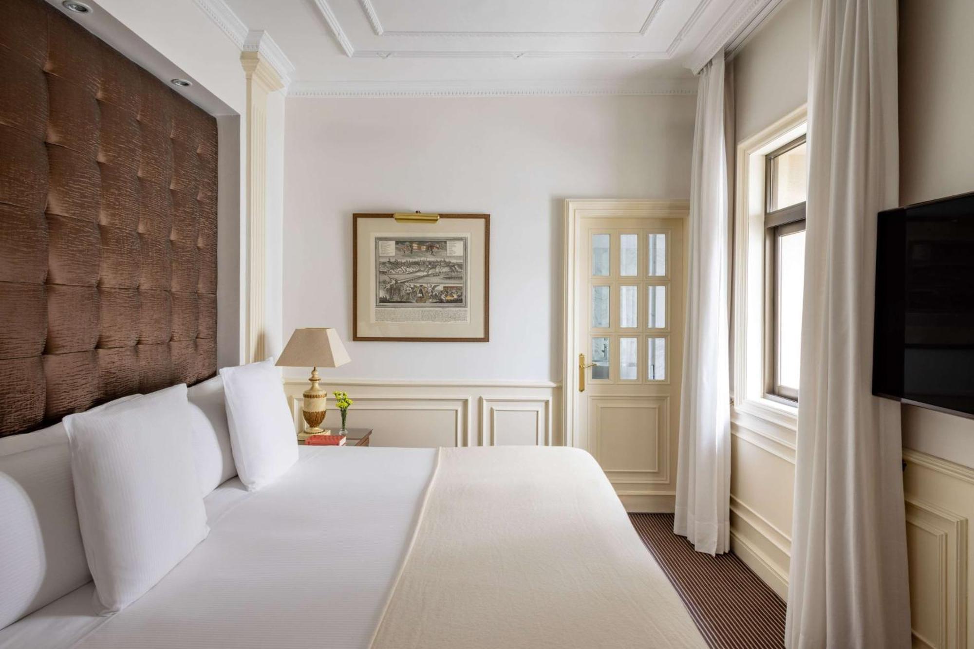 Junior Suite Red Level