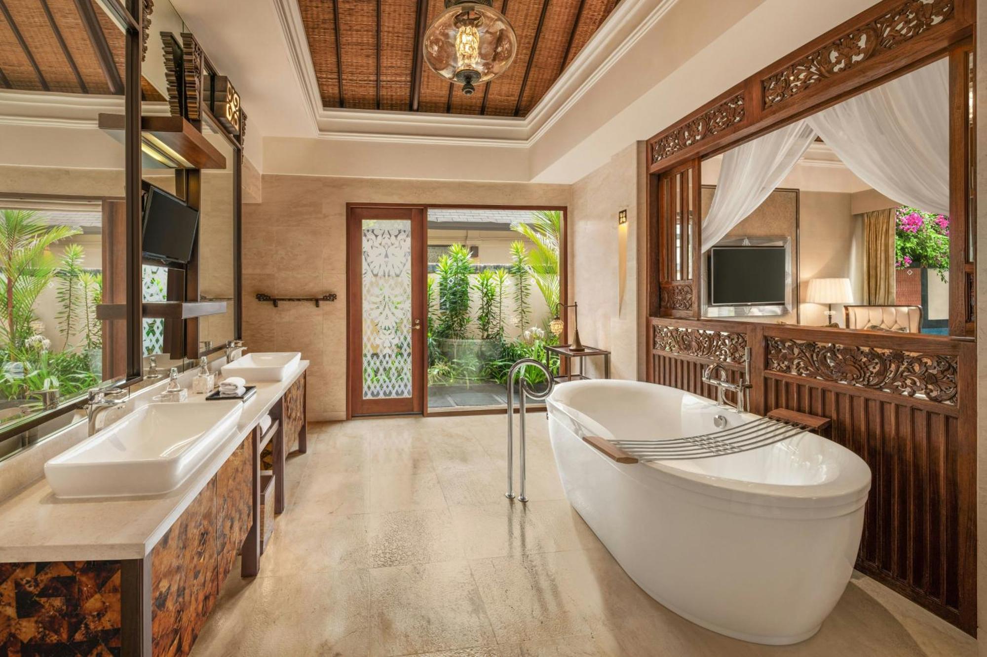 The Strand Villa 1 Bedroom Villa 1 King Oceanfront Private Pool Complimentary Airport Transfer