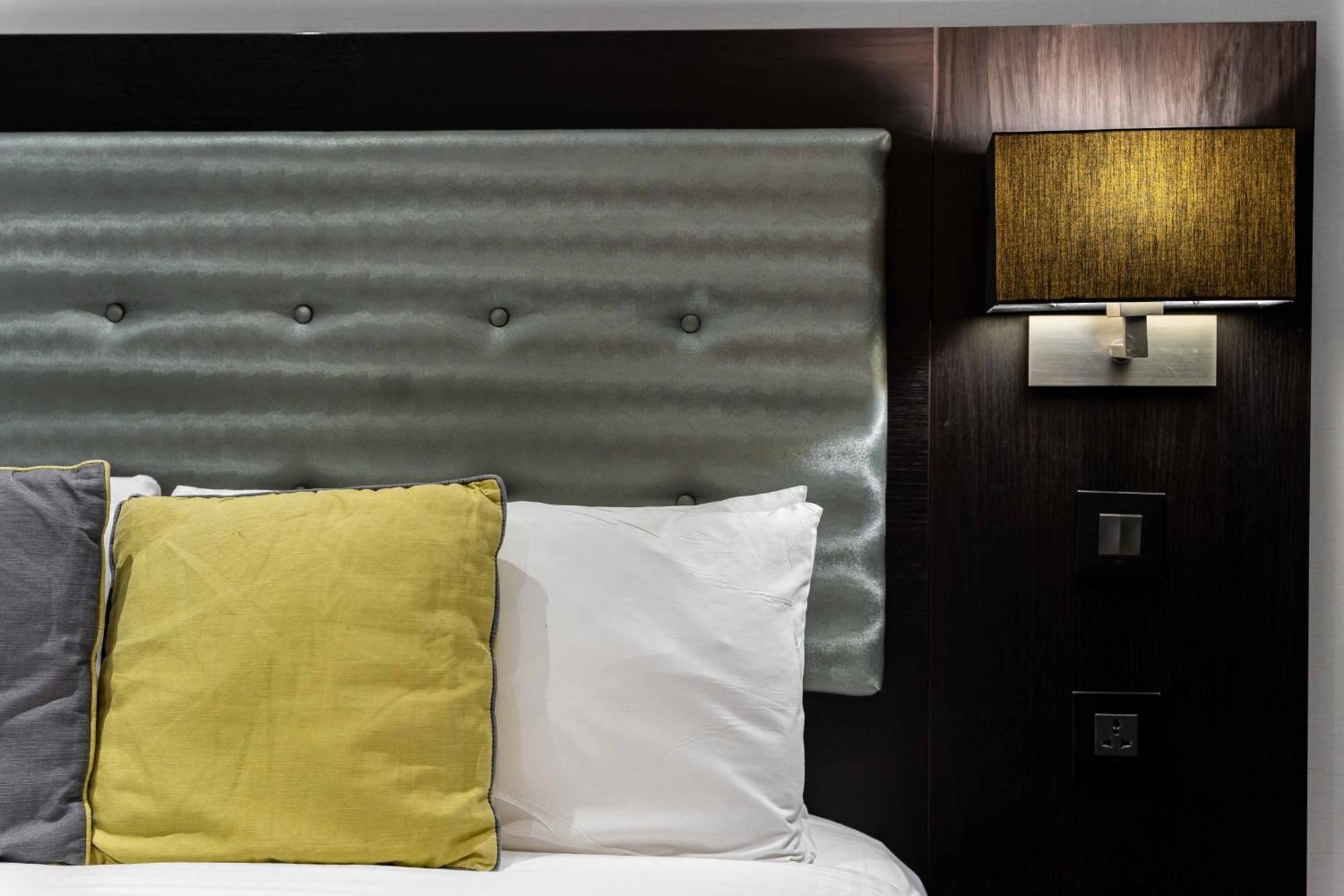 Single Room with Private Bathroom,1646343115:JPEG