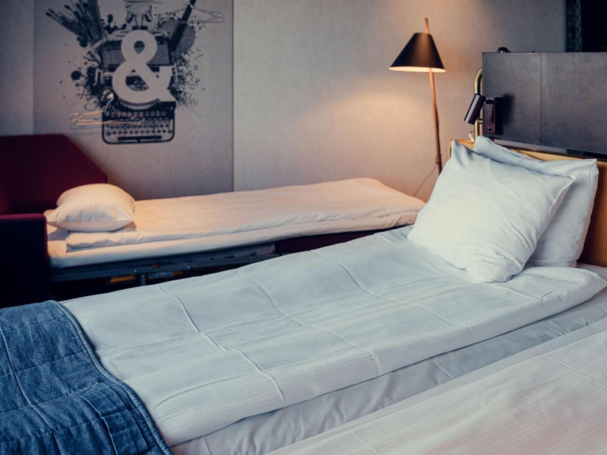 Deluxe Twin Room Chair Bed Non-Smoking