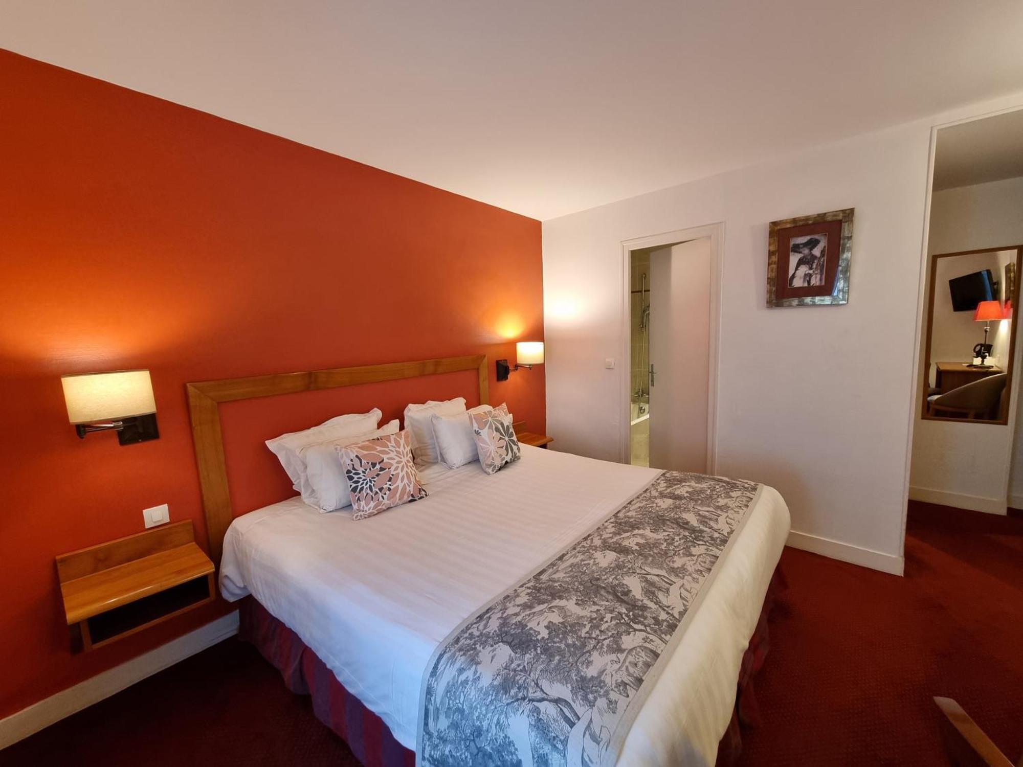 Superior Deluxe Double or Twin Room
