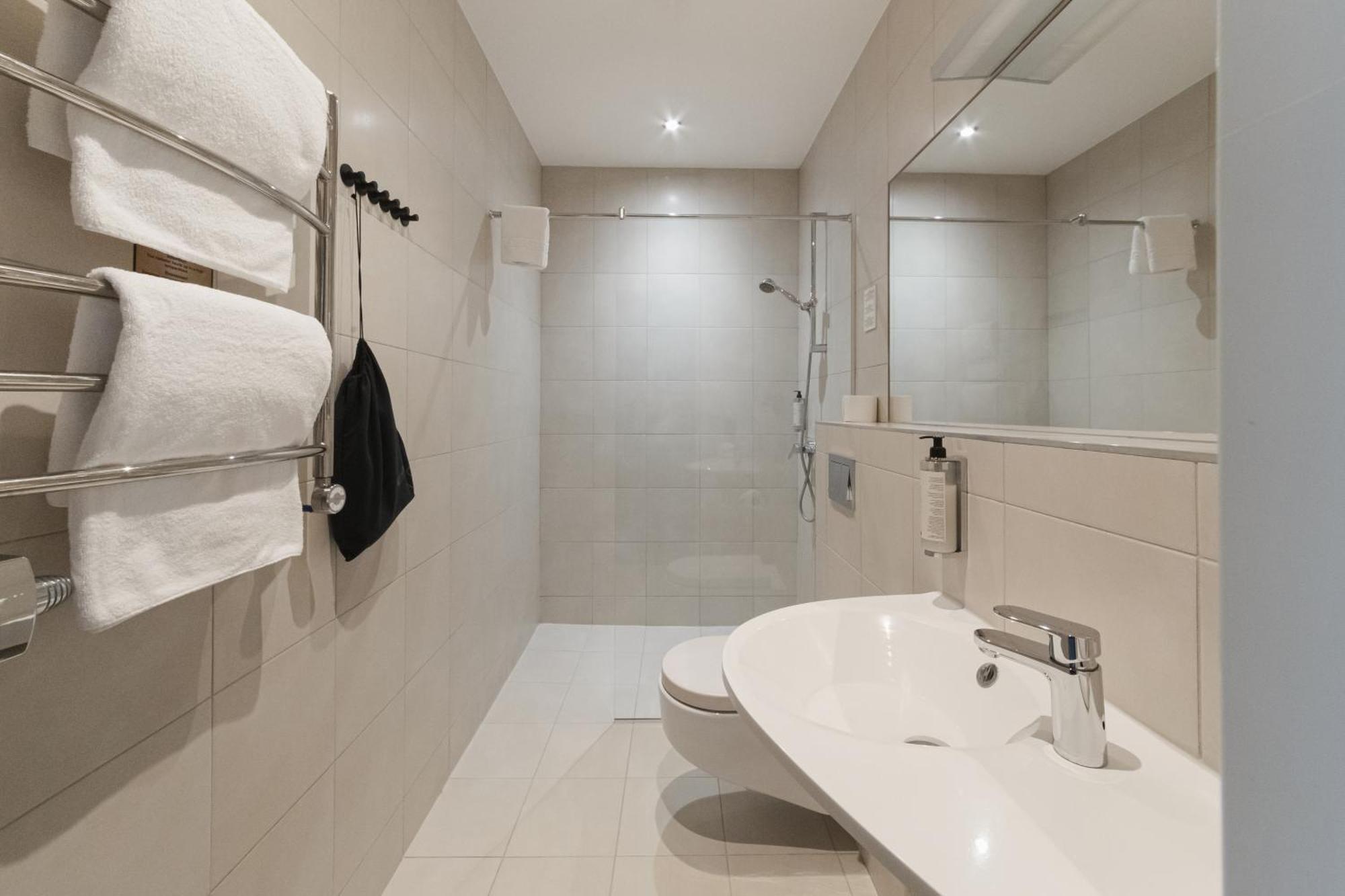 Refurbished Large Double Room