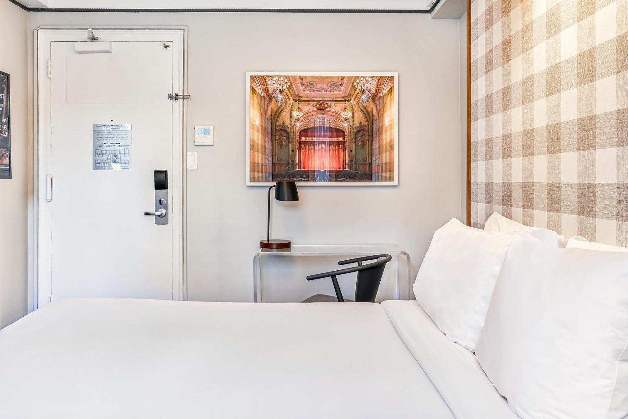 Superior Queen Room,1648892643:JPEG