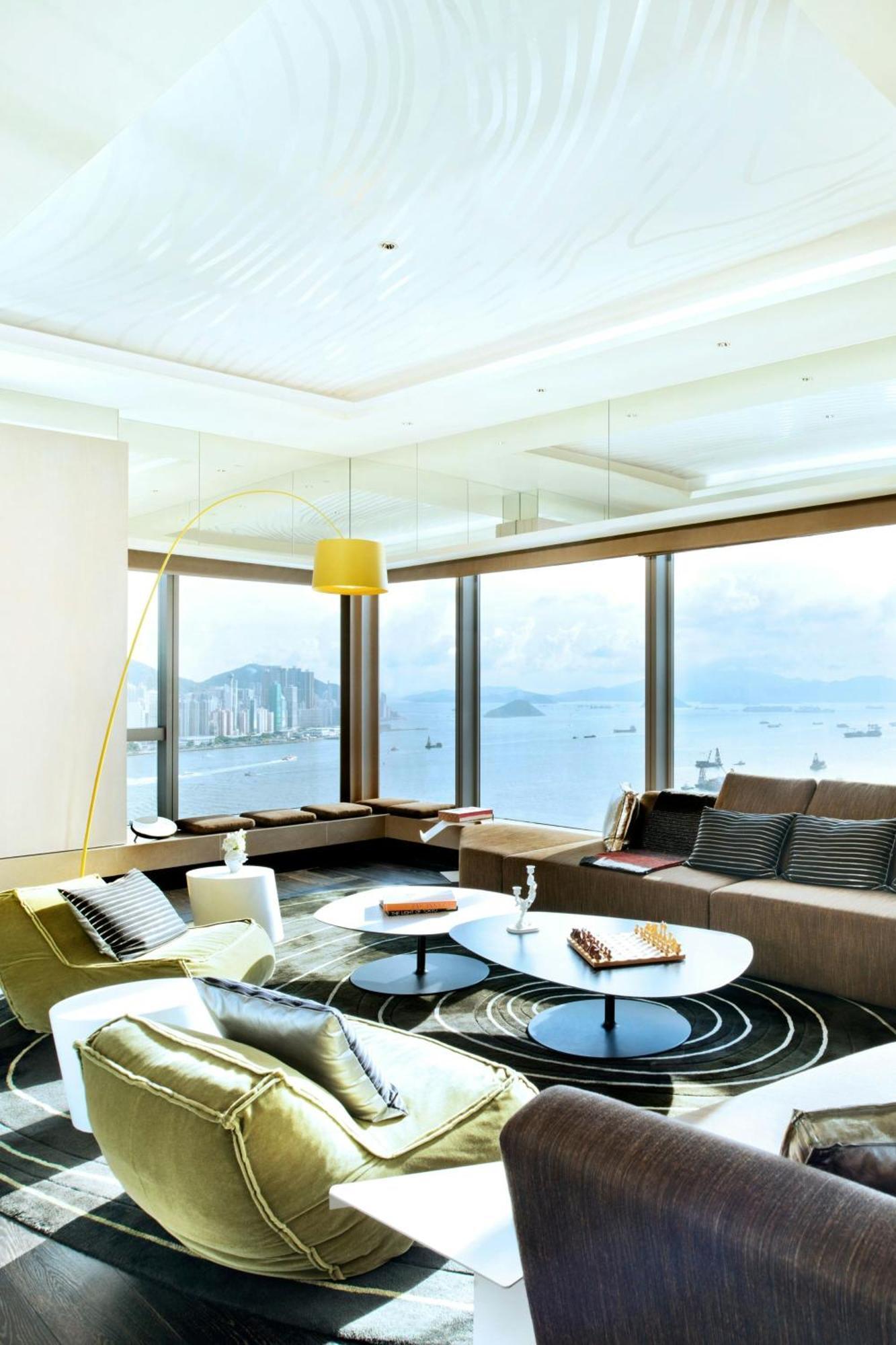 Extreme WOW King Suite Whirlpool Skyline View