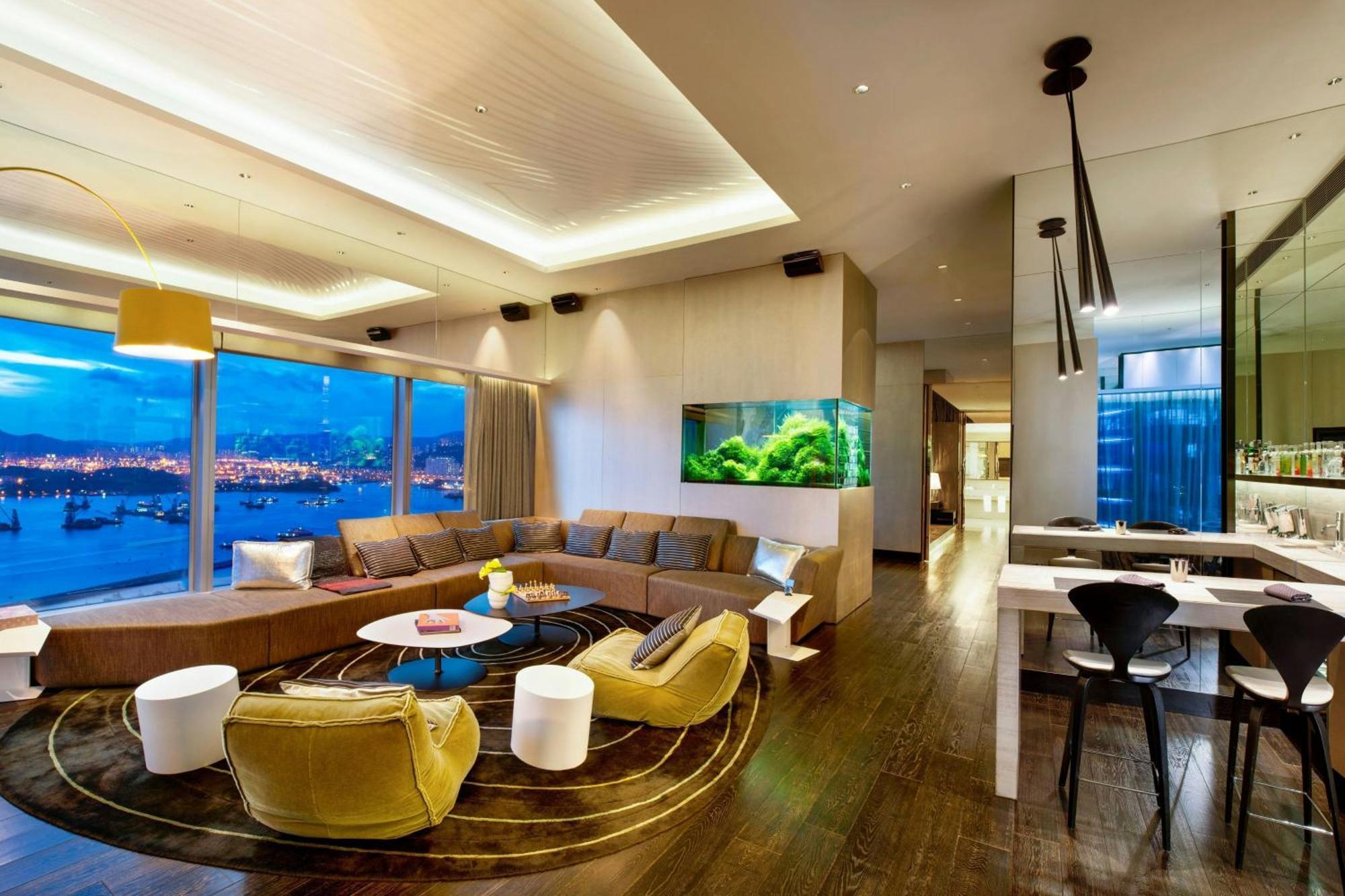 Extreme WOW King Suite Whirlpool Skyline View