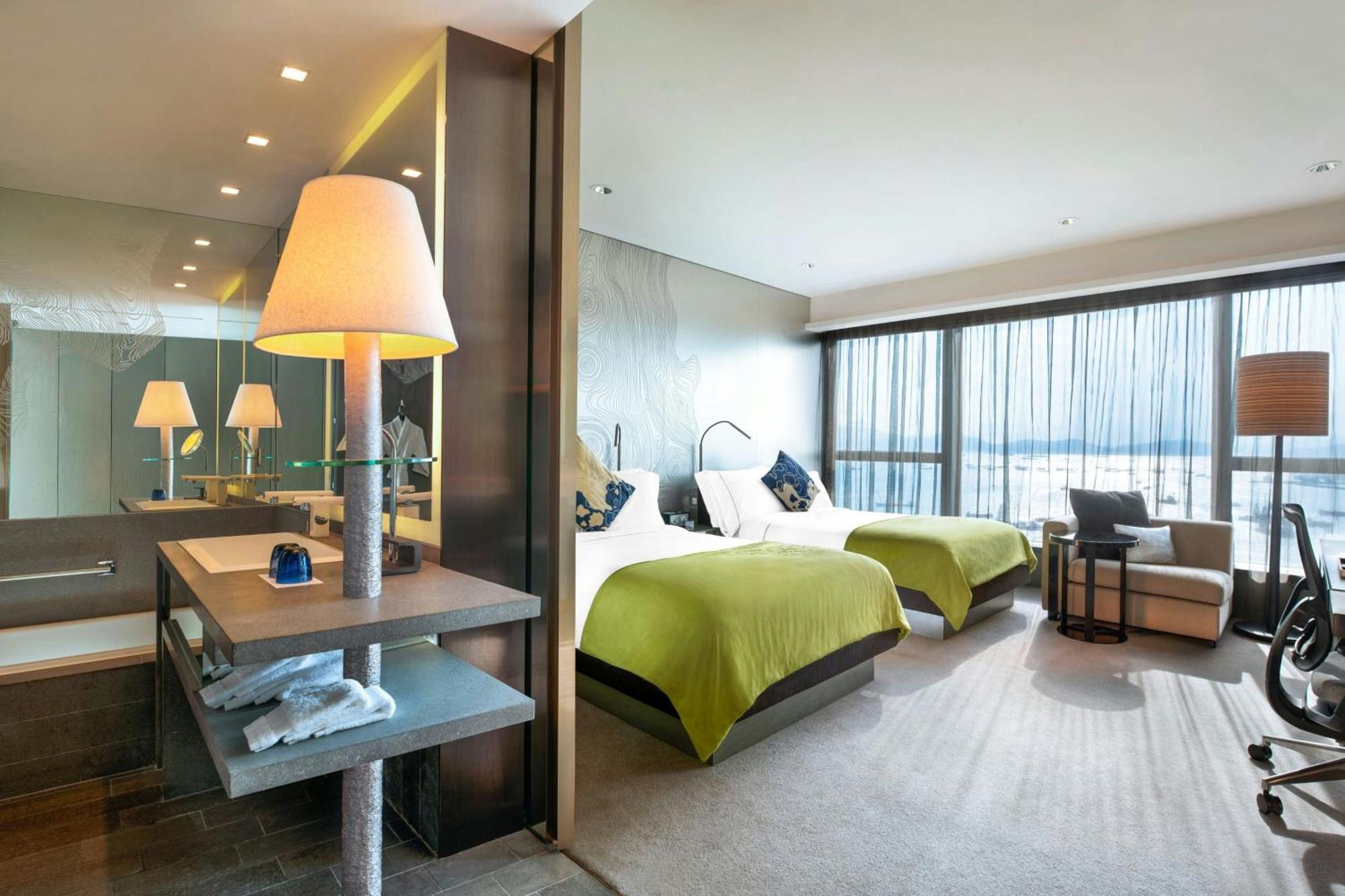 Fabulous Twin Room Oceanfront View