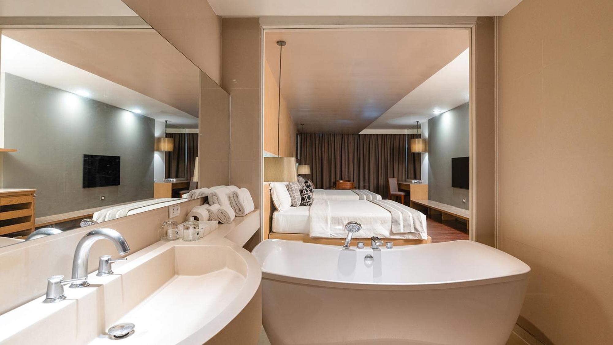 Grand Deluxe Sunset med tillgång till poolen