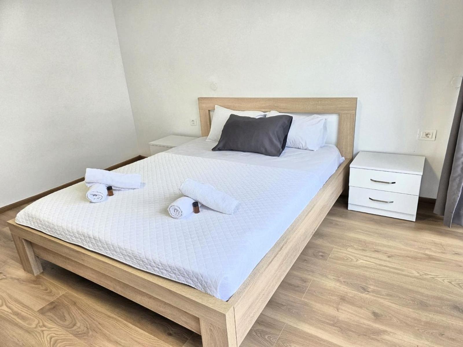 One-Bedroom Apartment with Balcony (No Elevator)