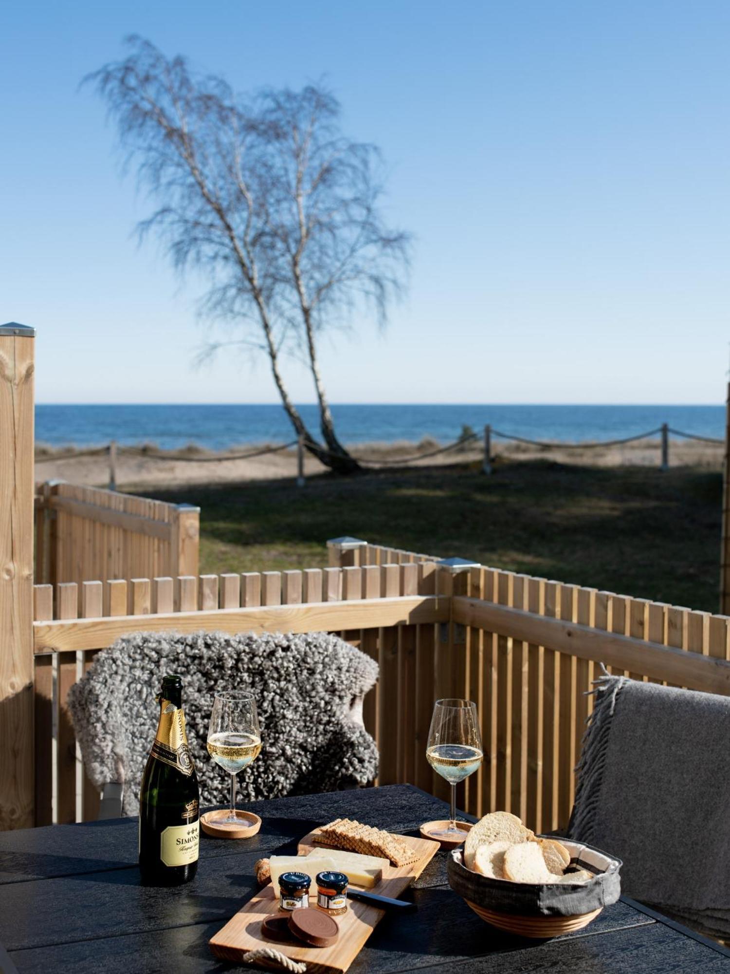 Familjerum med viss utsikt över havet
