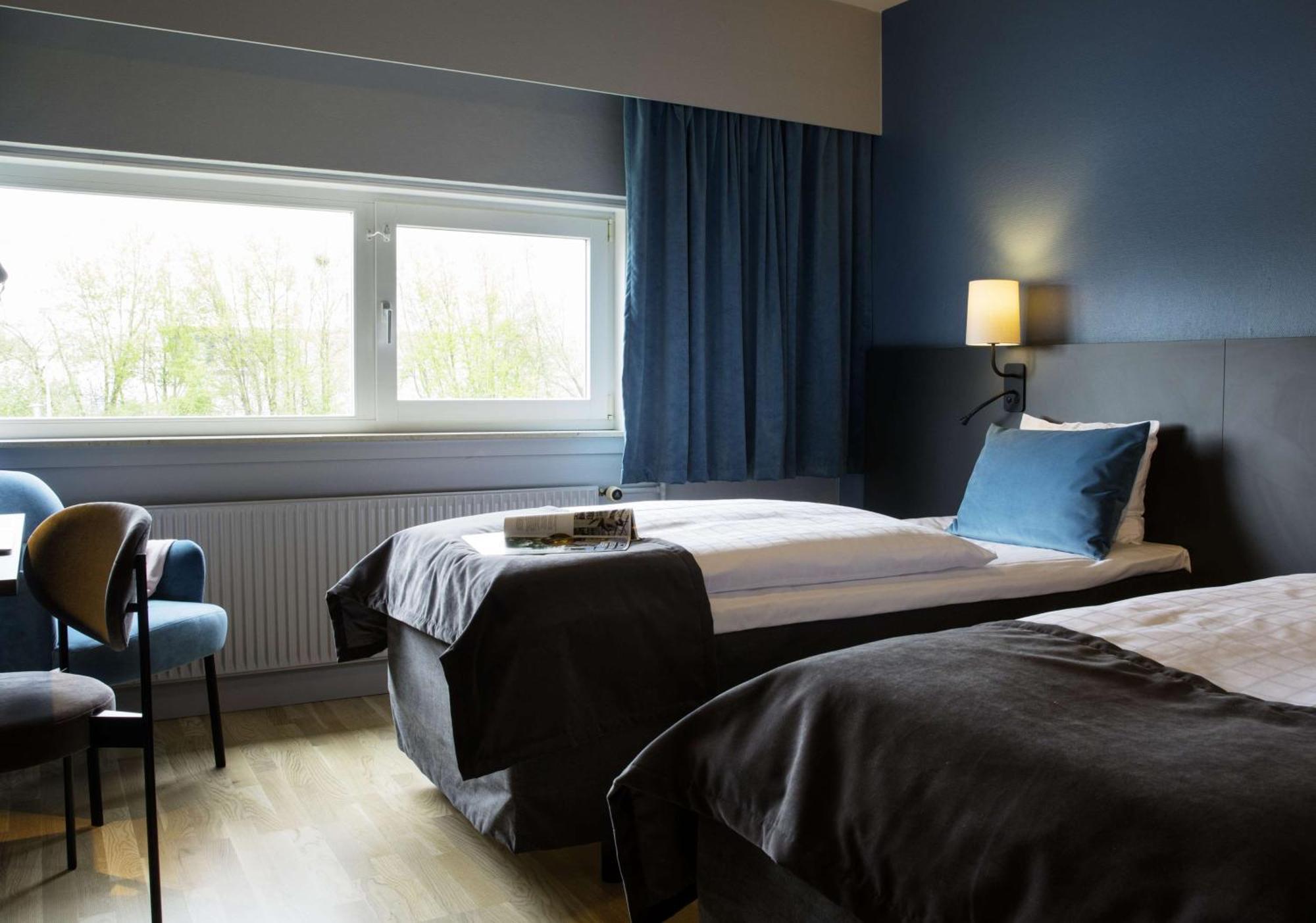 Twin Room,1660290176:JPEG