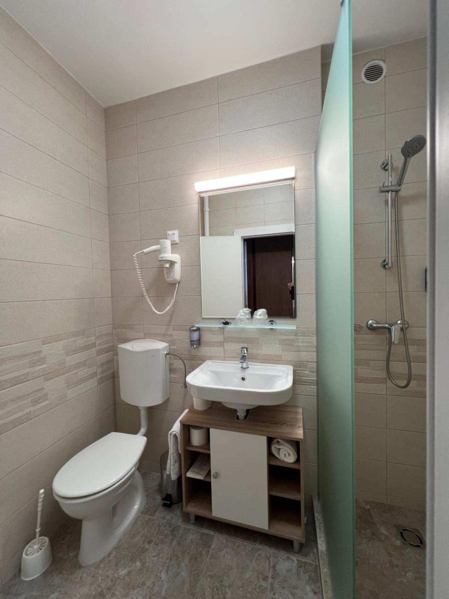 Newly Renovated Standard Single Room,1698846304:JPEG