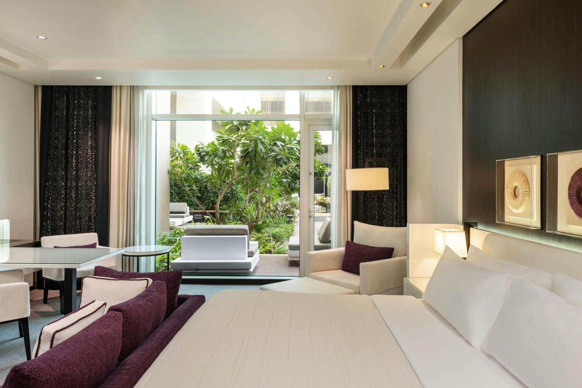 Le Royal Club Room Larger Room Executive Lounge Access