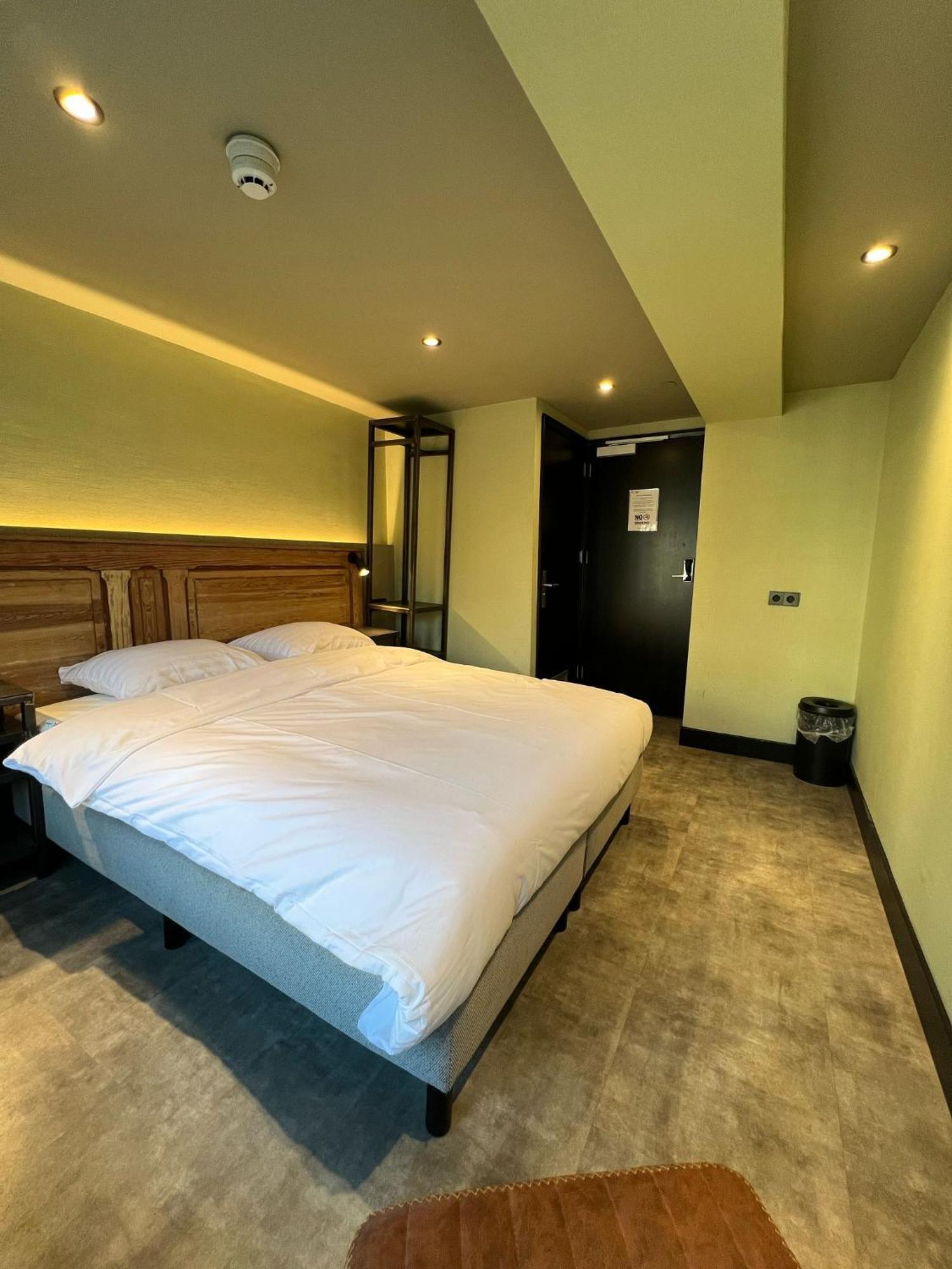 Double Room Private Bathroom