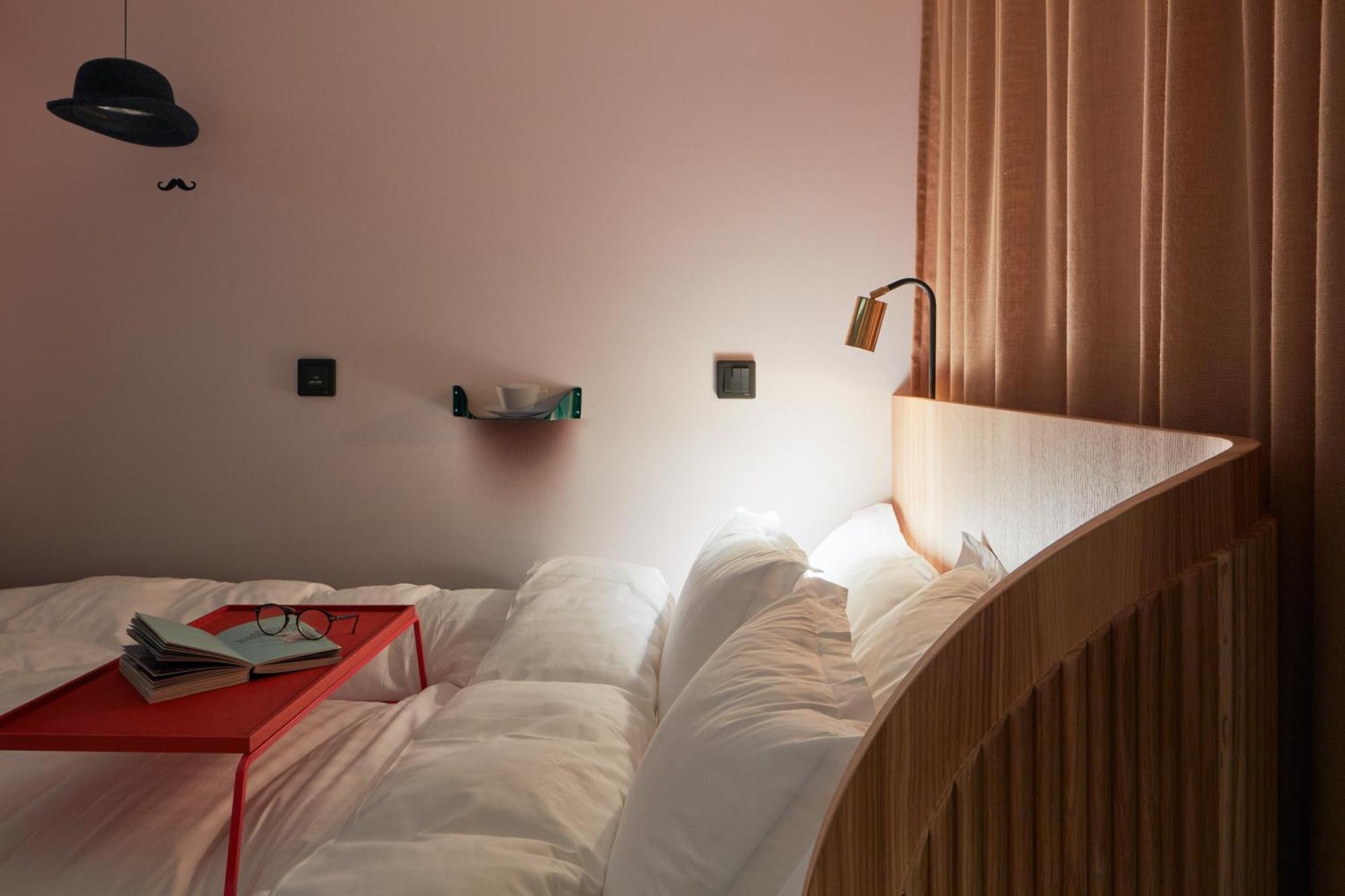 Double Room without Windows - Self Check-in (ID Required)