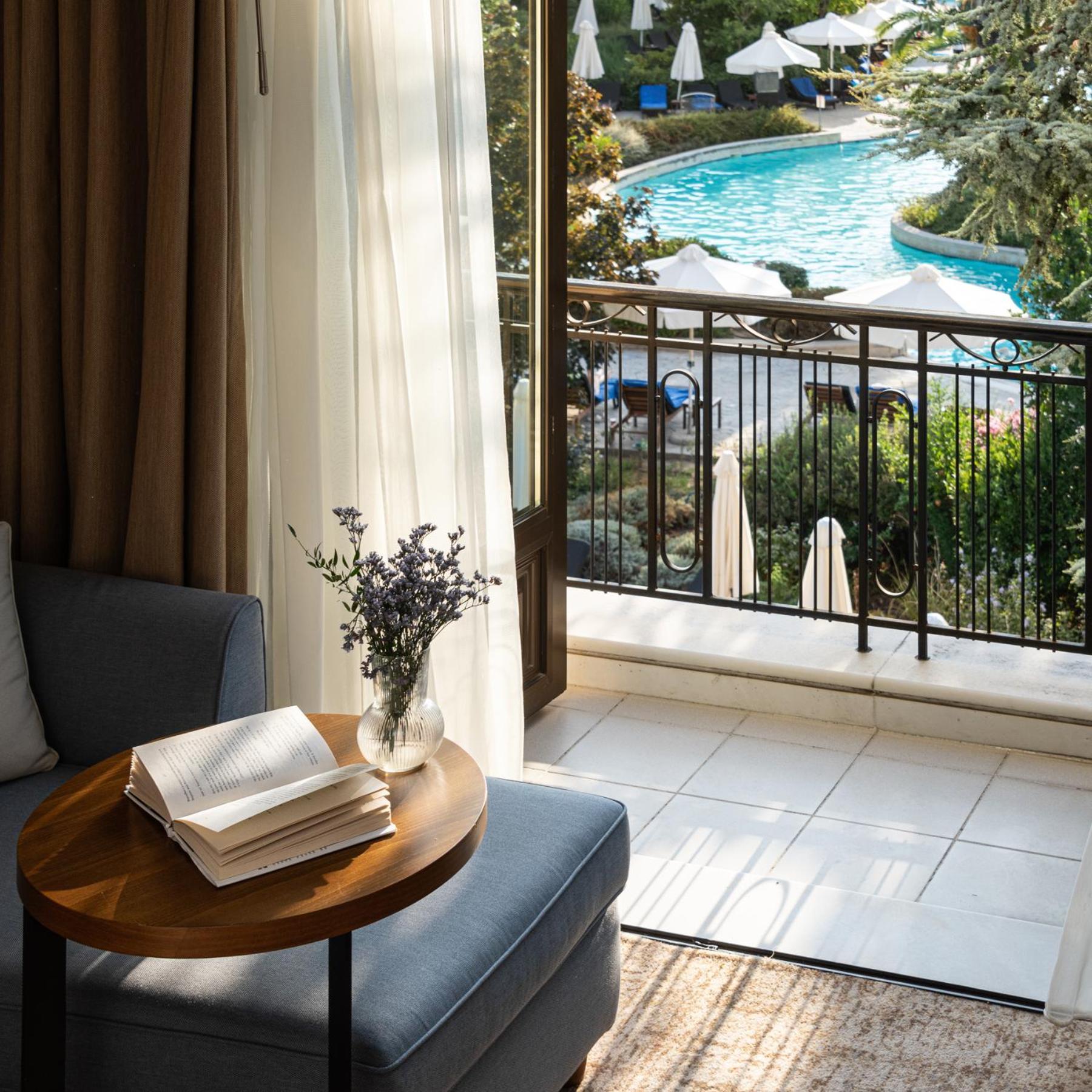 King Room Pool View Club Access
