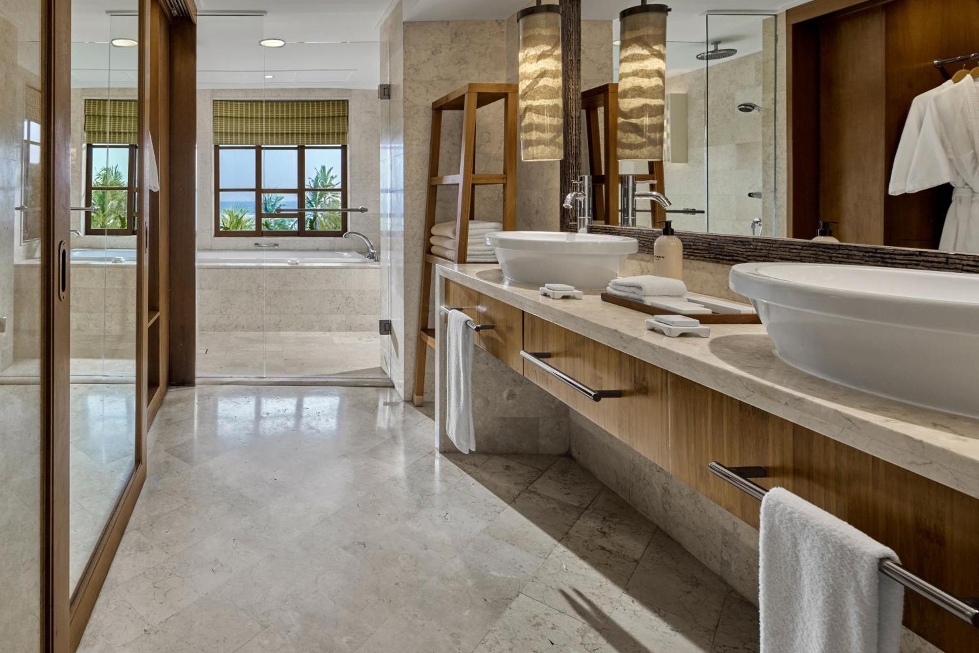 Twin Room Ocean View Club Access