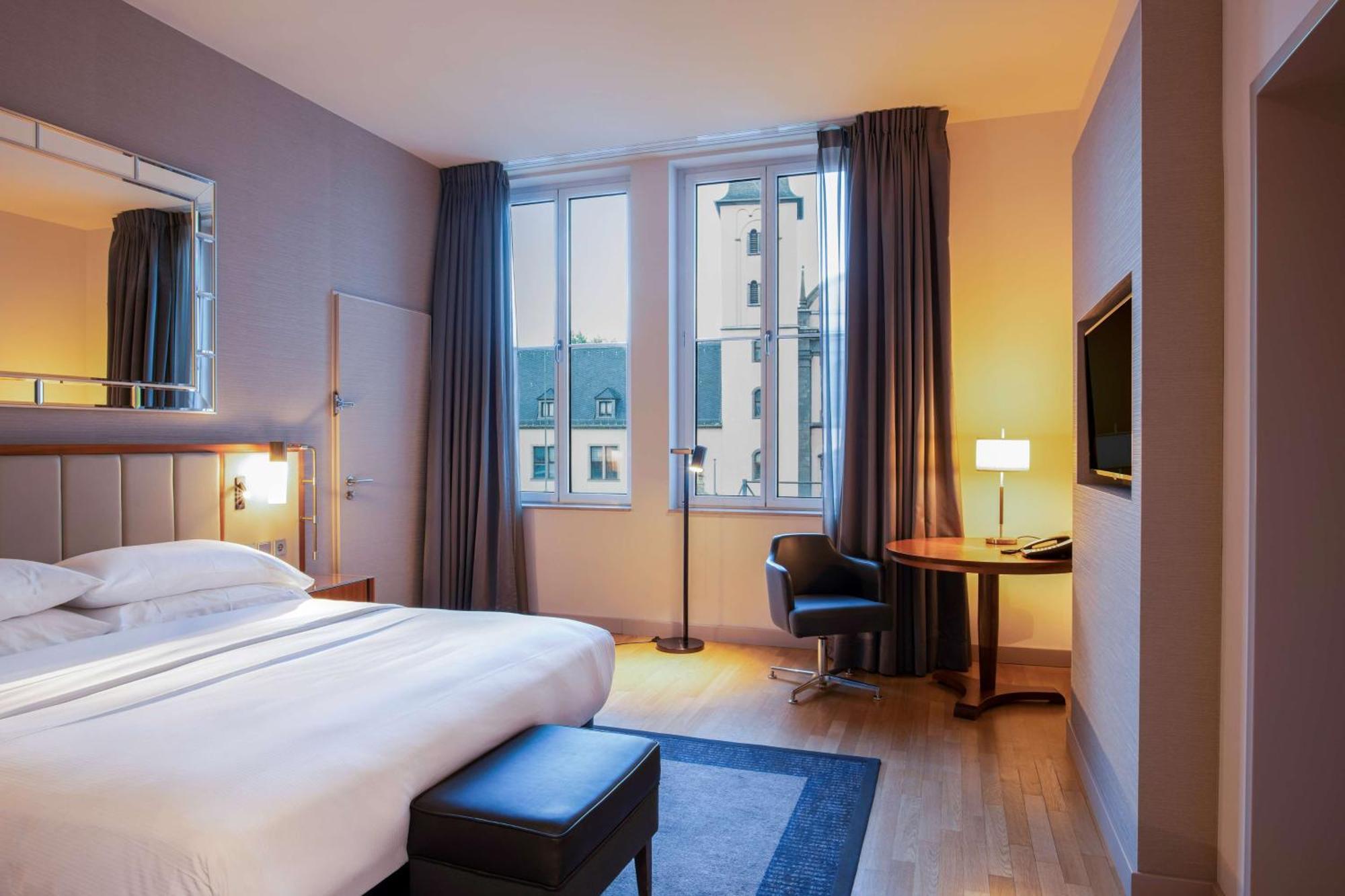 Deluxe King Room