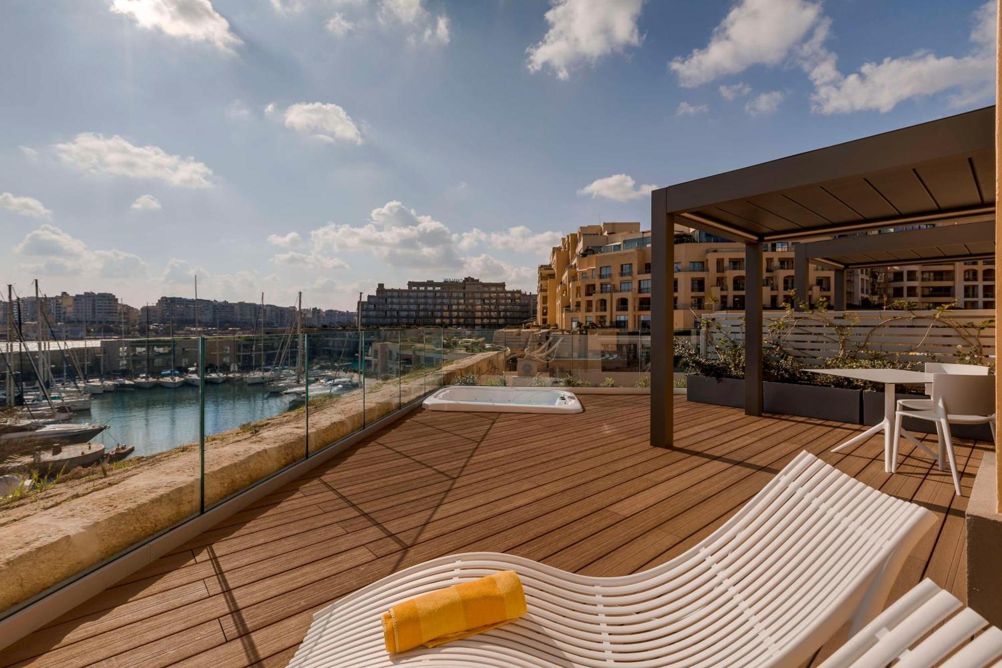 Terrace Spa Suite