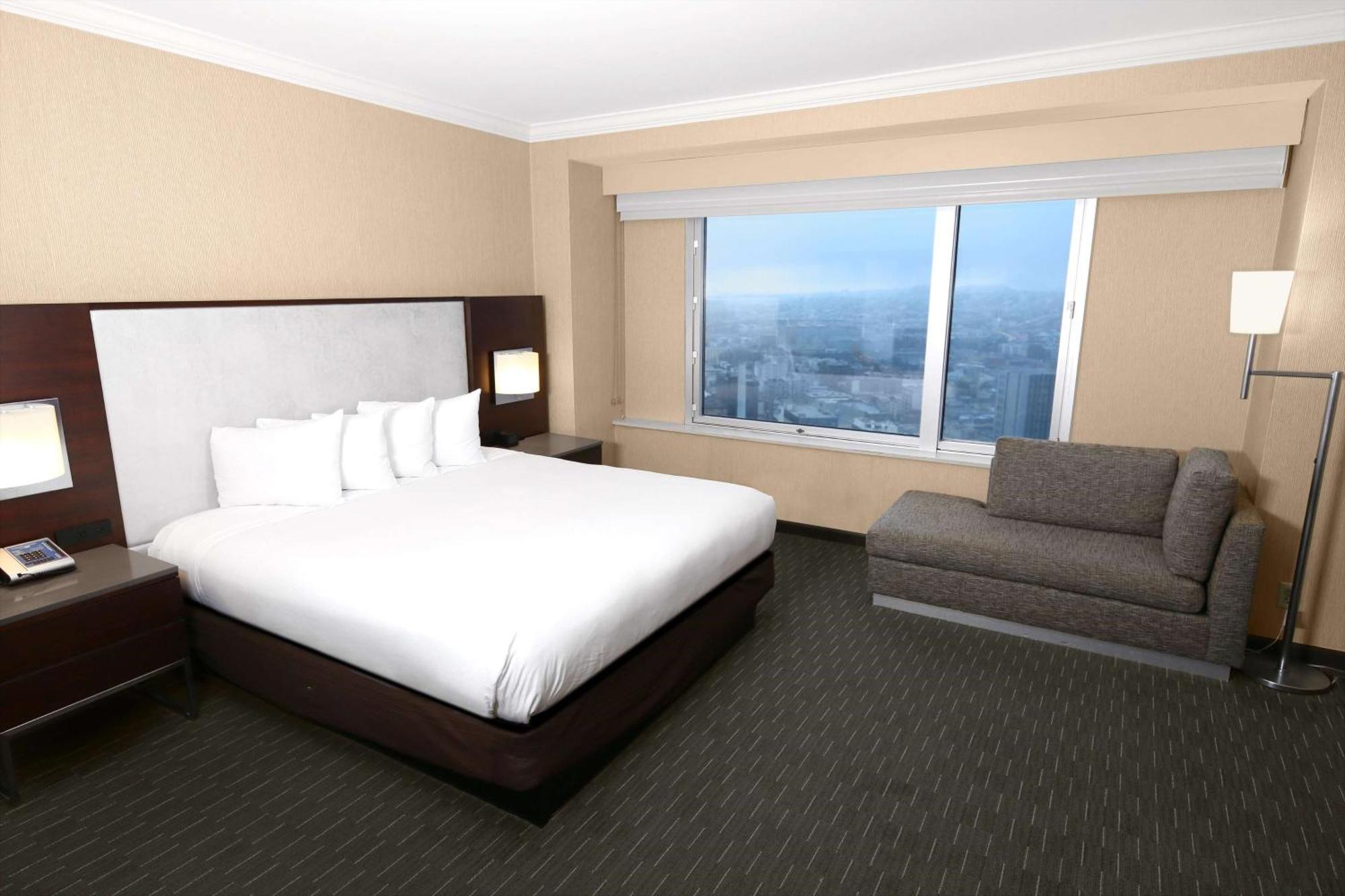 Skyline View One King Bed One Bedroom Suite,1657146212:JPEG