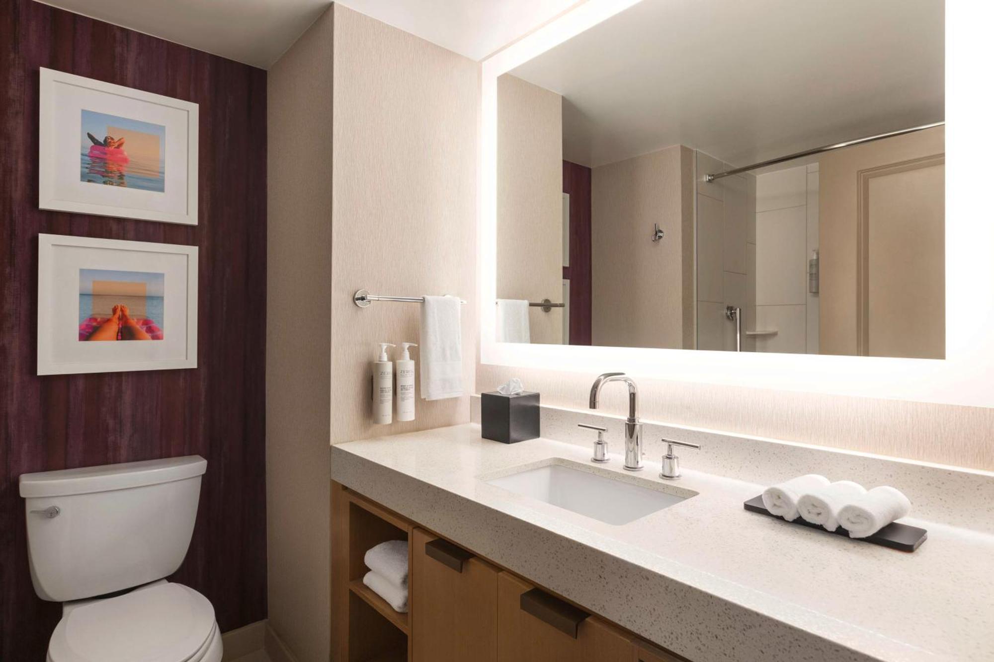 Suite Two Queen Beds Bay View Non-Smoking