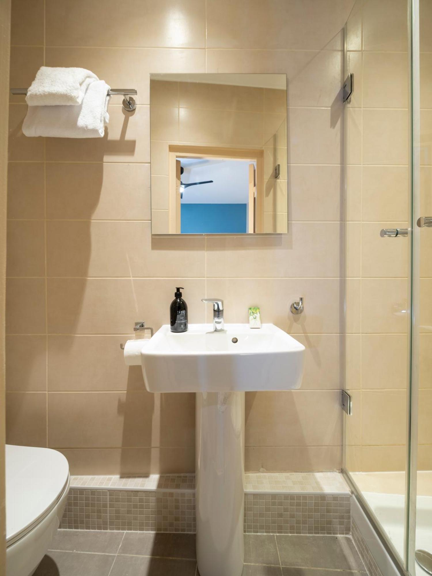 Tiny Single Room 9 m2