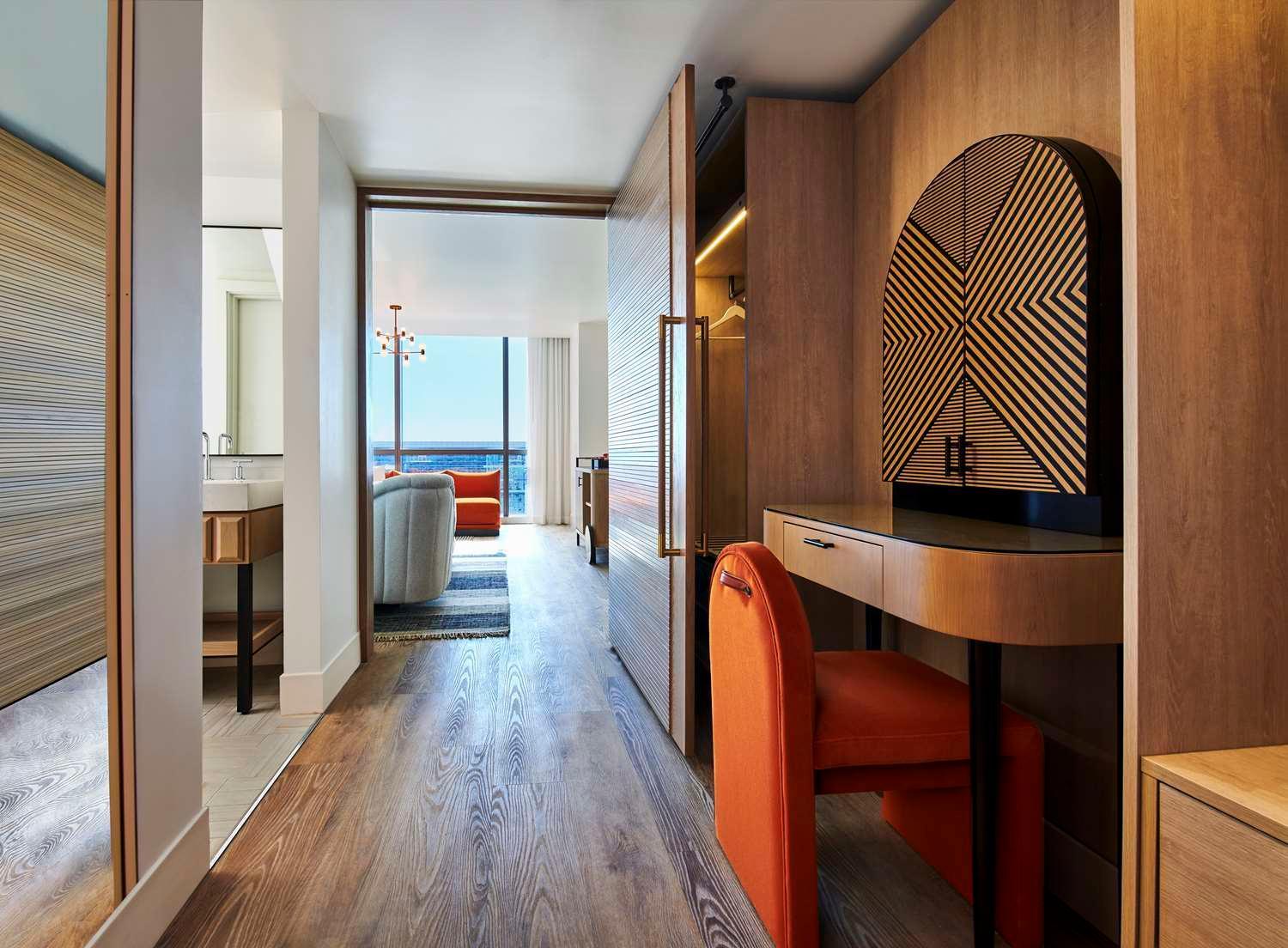 Canyon King Deluxe Grand Chamber Suite