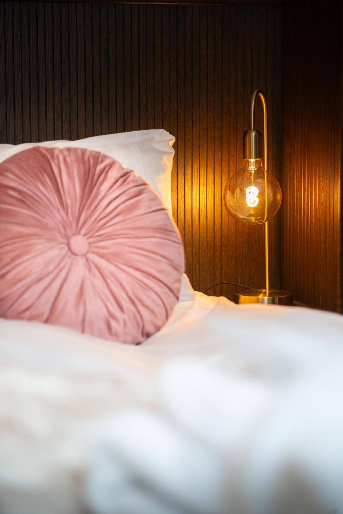 Junior Suite with Garden View,1662978349:JPEG