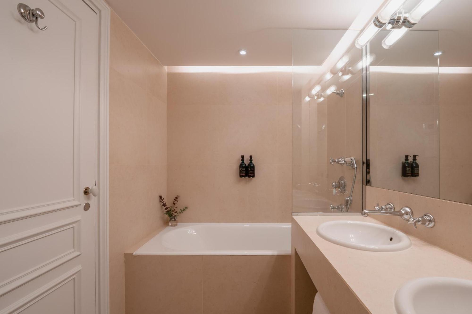 Signature Suite