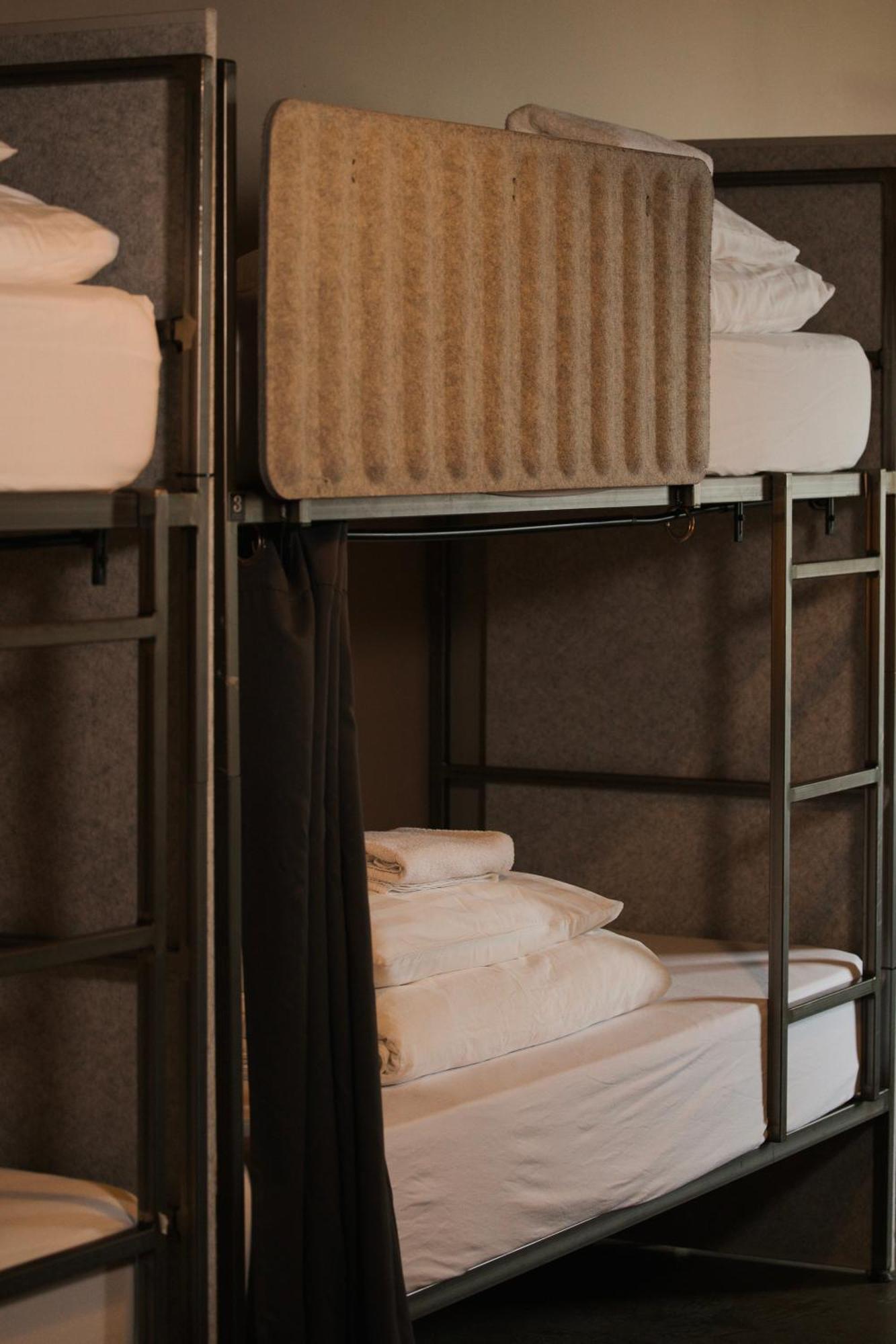 Bed 6-Bed Dormitory Room