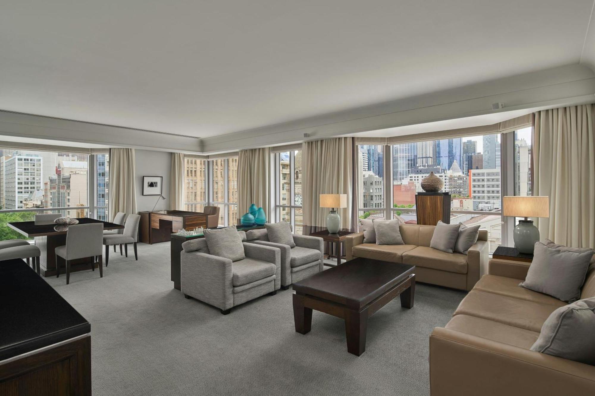 King Suite City View Regent