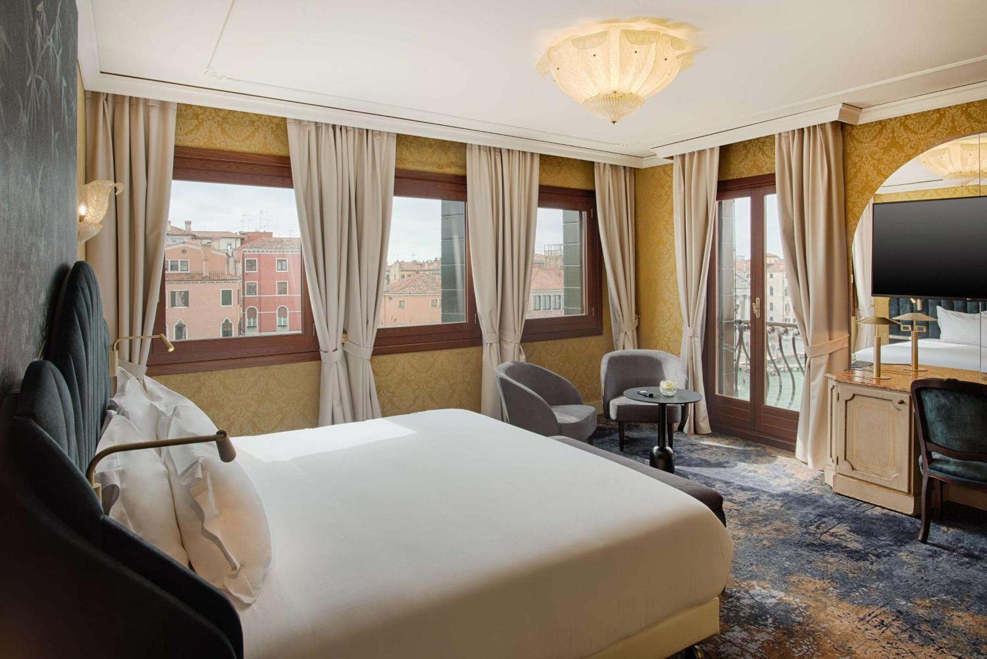 Premium Double or Twin Room Canal View