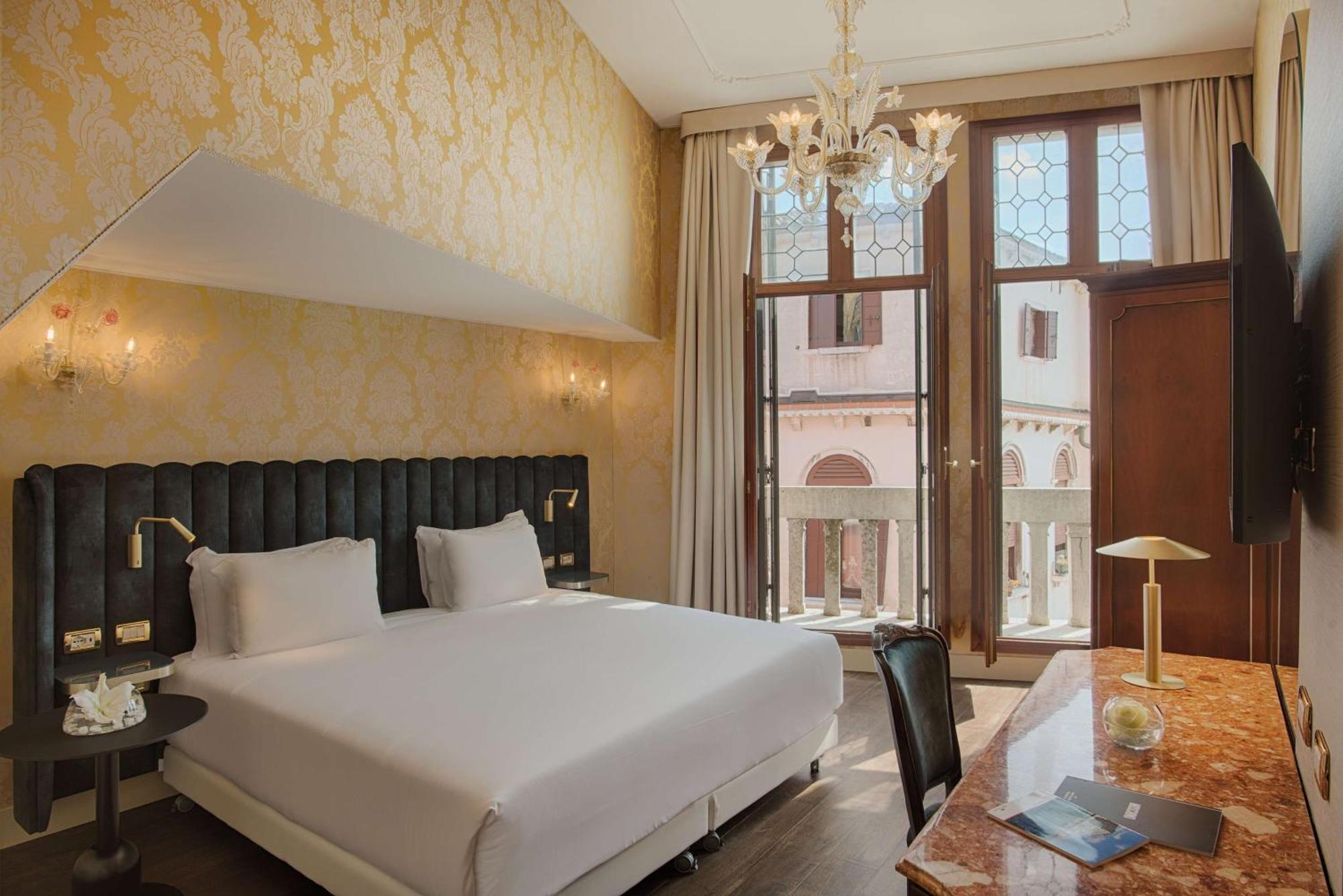 Premium Double or Twin Room Canal View