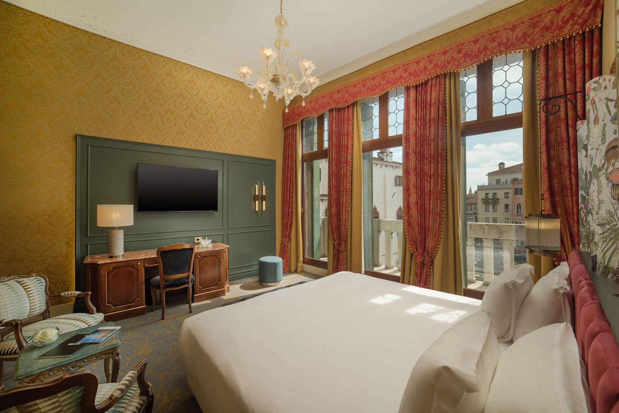 Premium Double or Twin Room Canal View