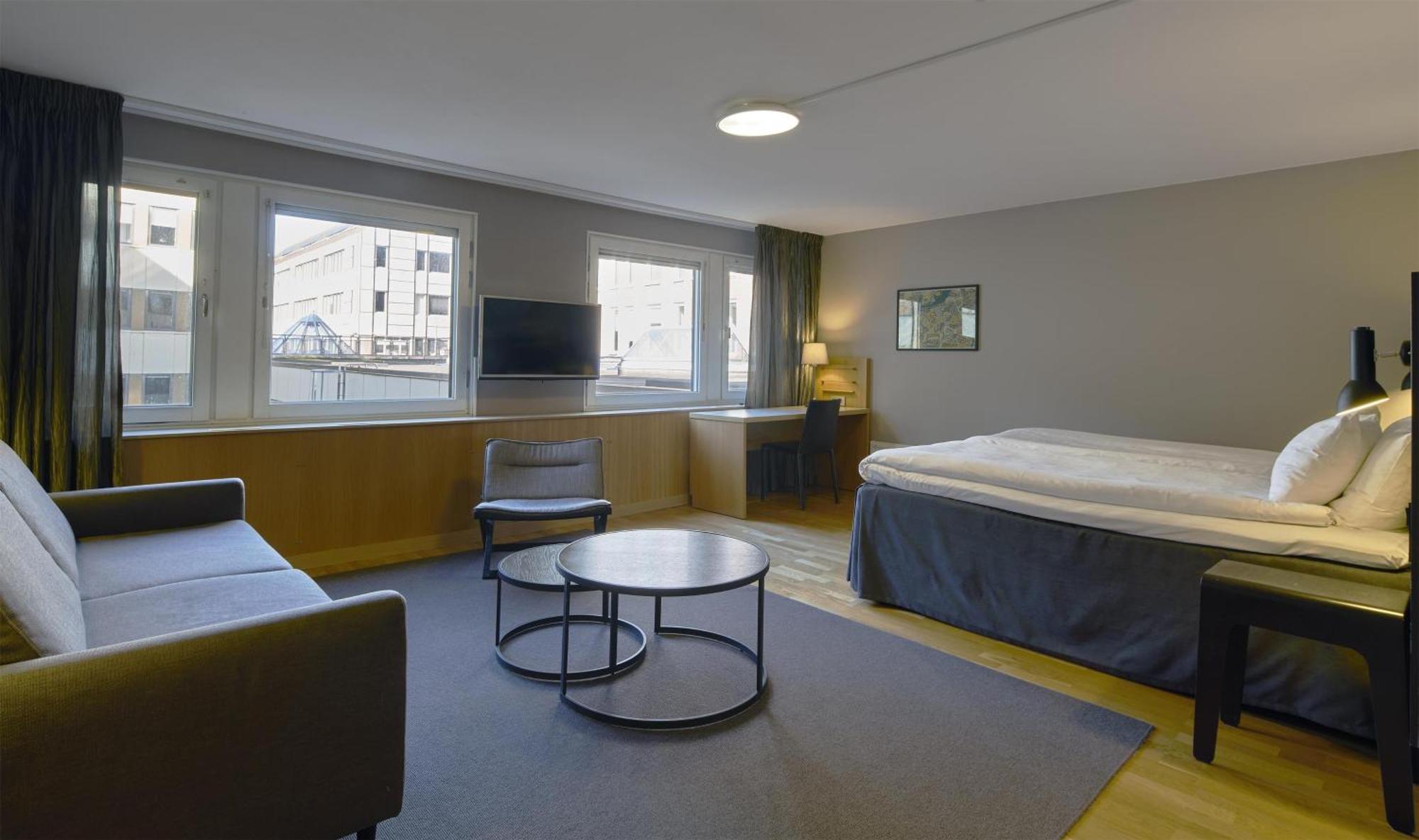 Family Room,1666643133:JPEG