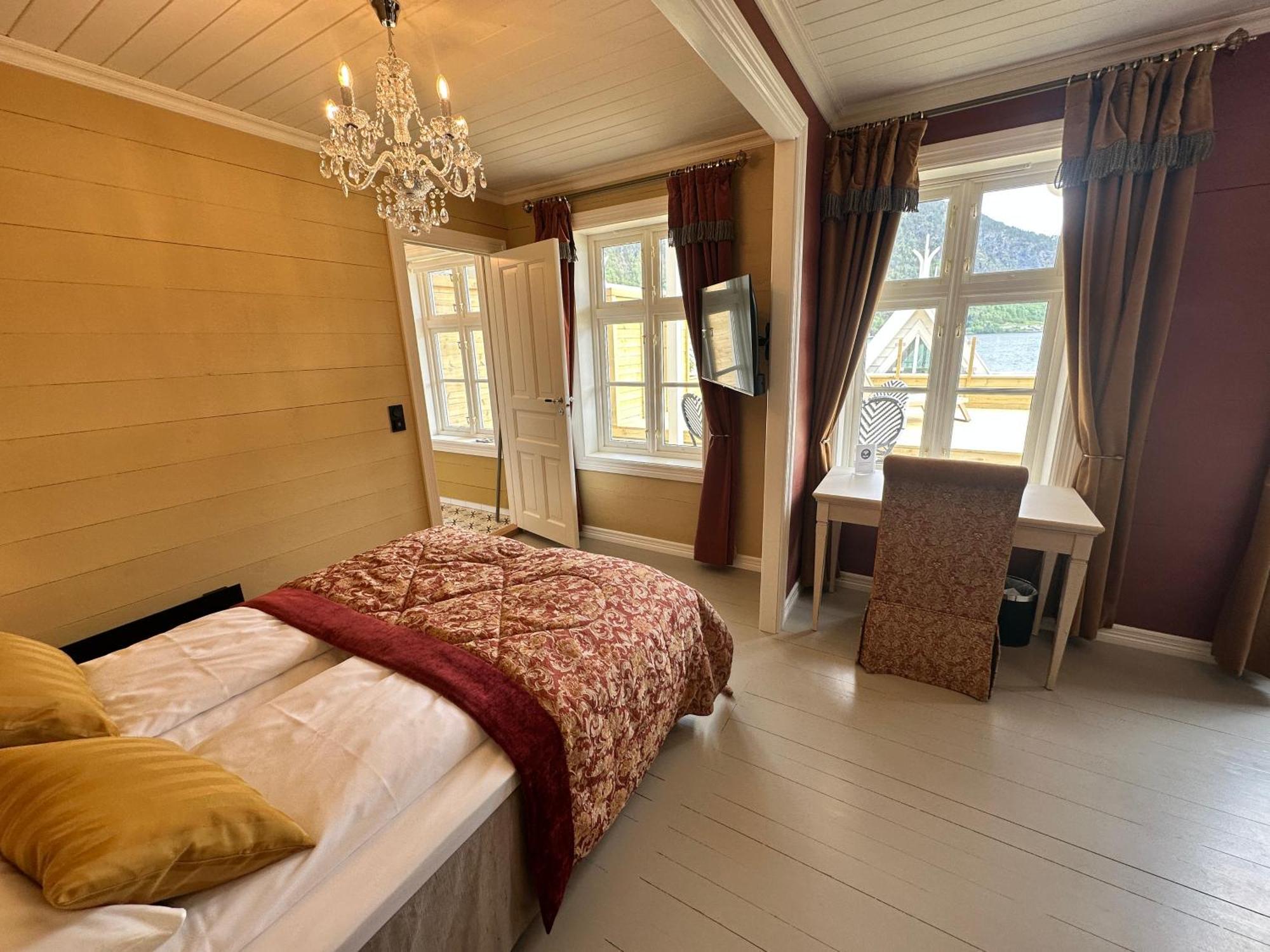 Historic Junior Suite with Balcony and Fjord View