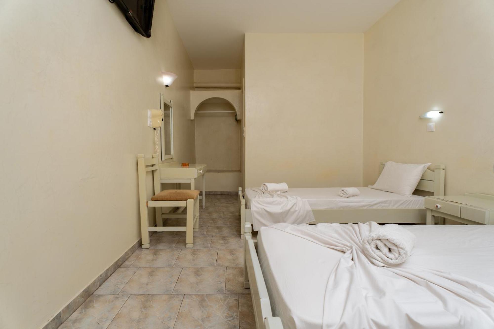 Budget Twin Room,1666667180:JPEG