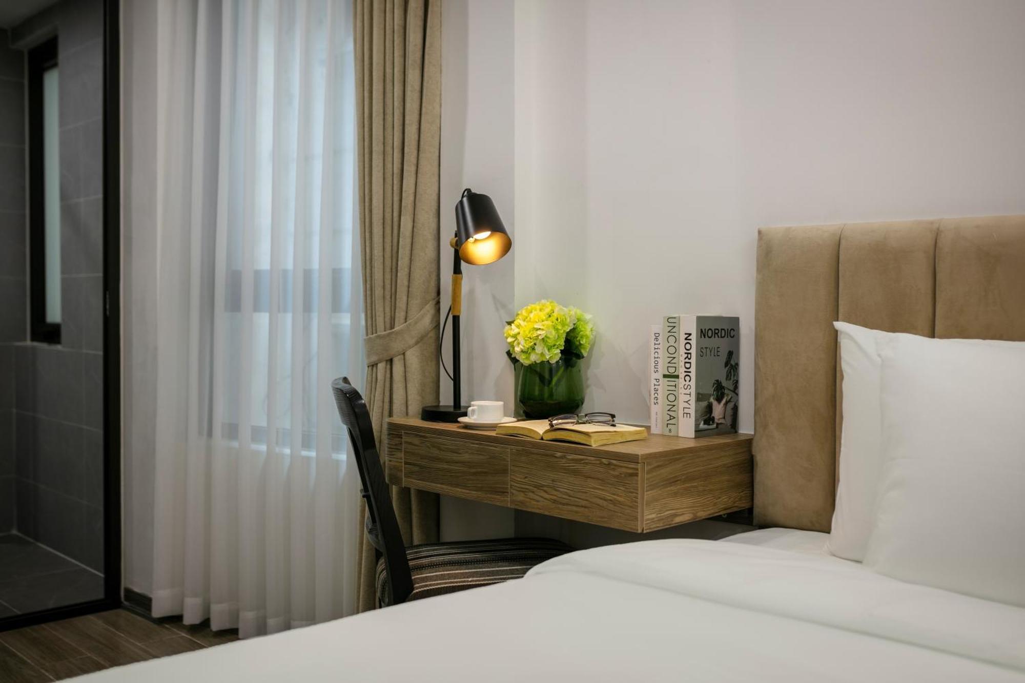Deluxe Double or Twin Room Window