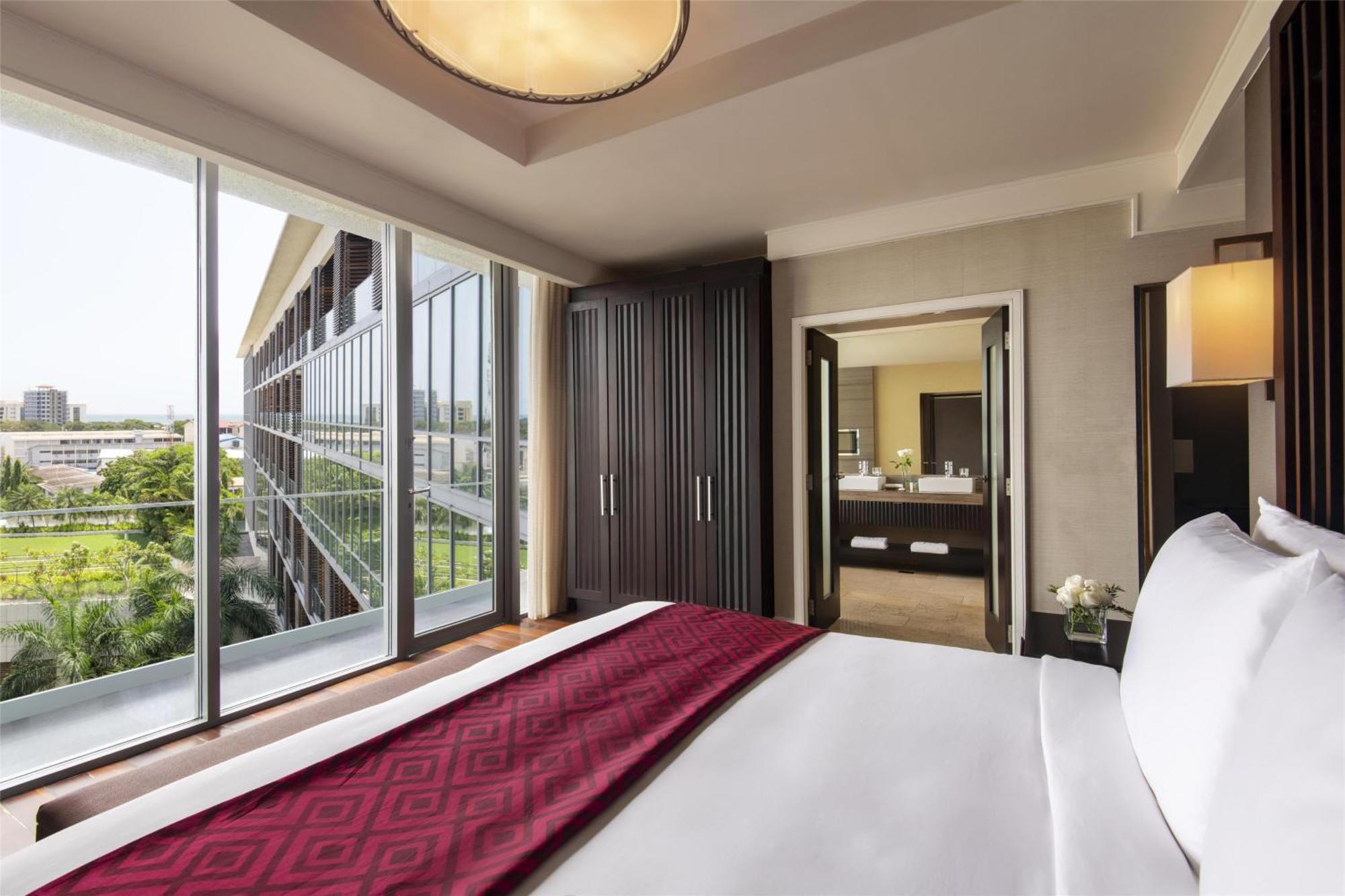Junior Suite Pool View