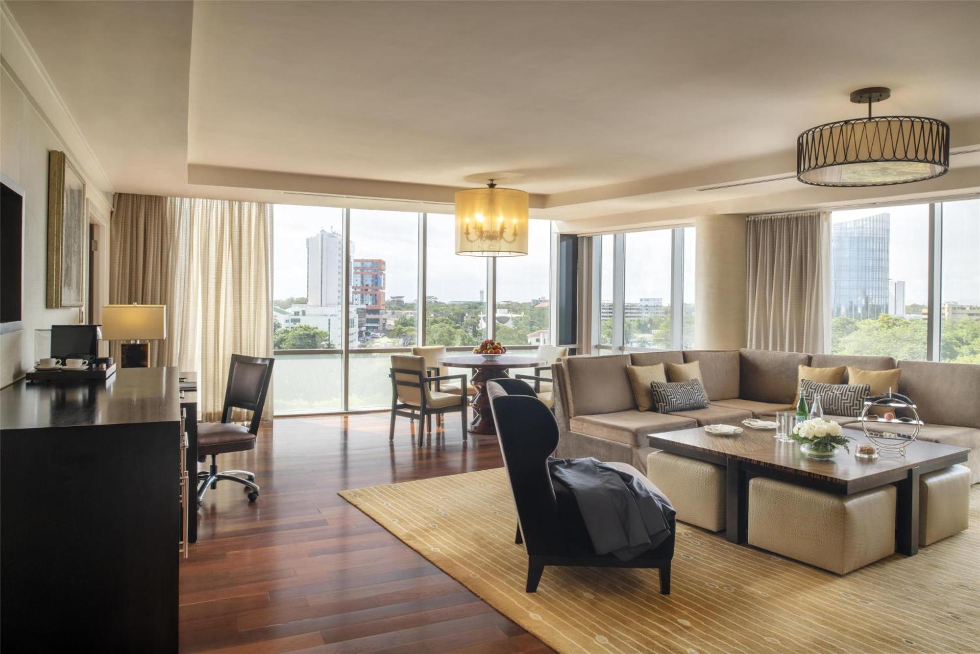 Executive Corner Suite