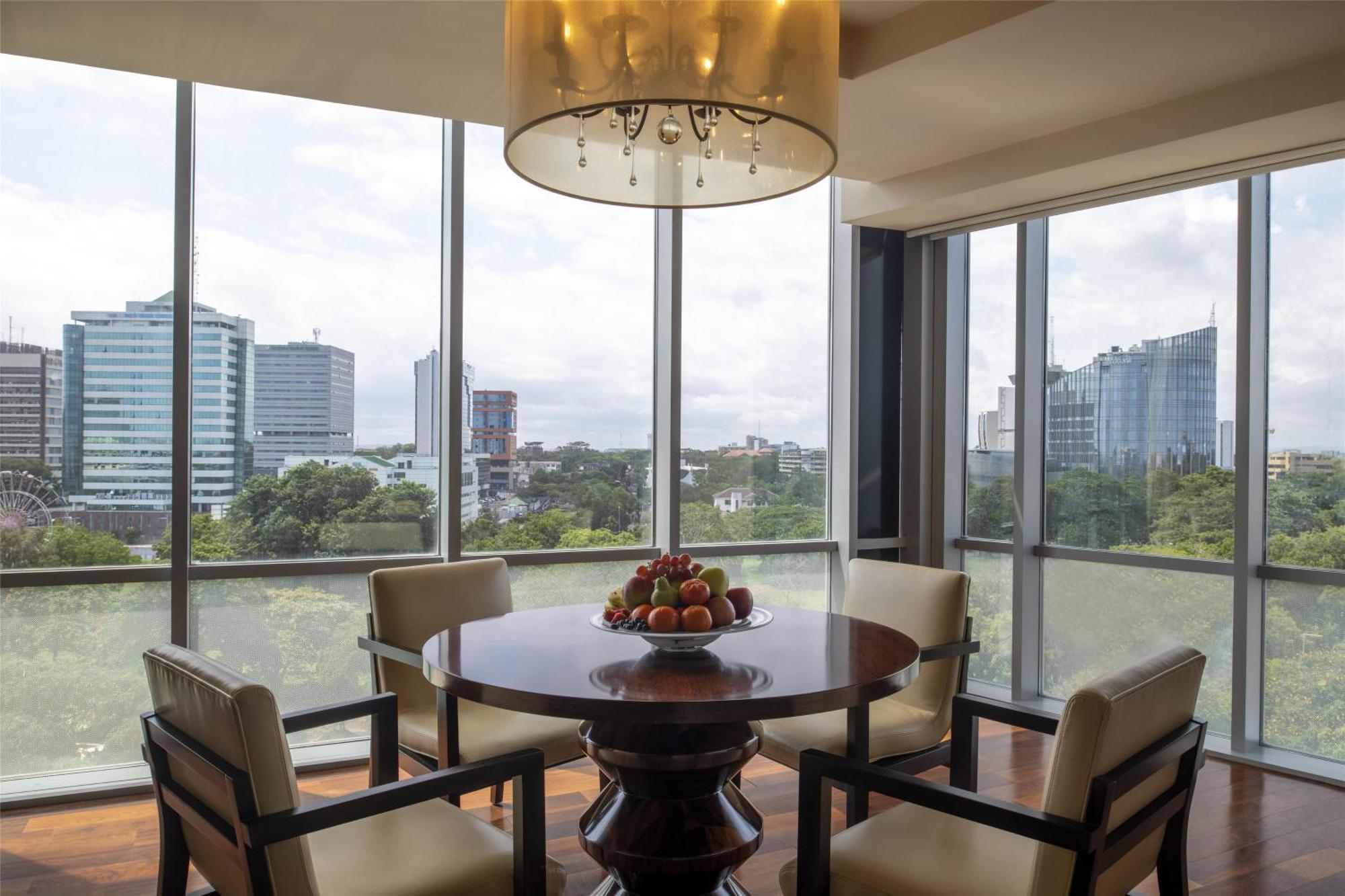 Executive Corner Suite