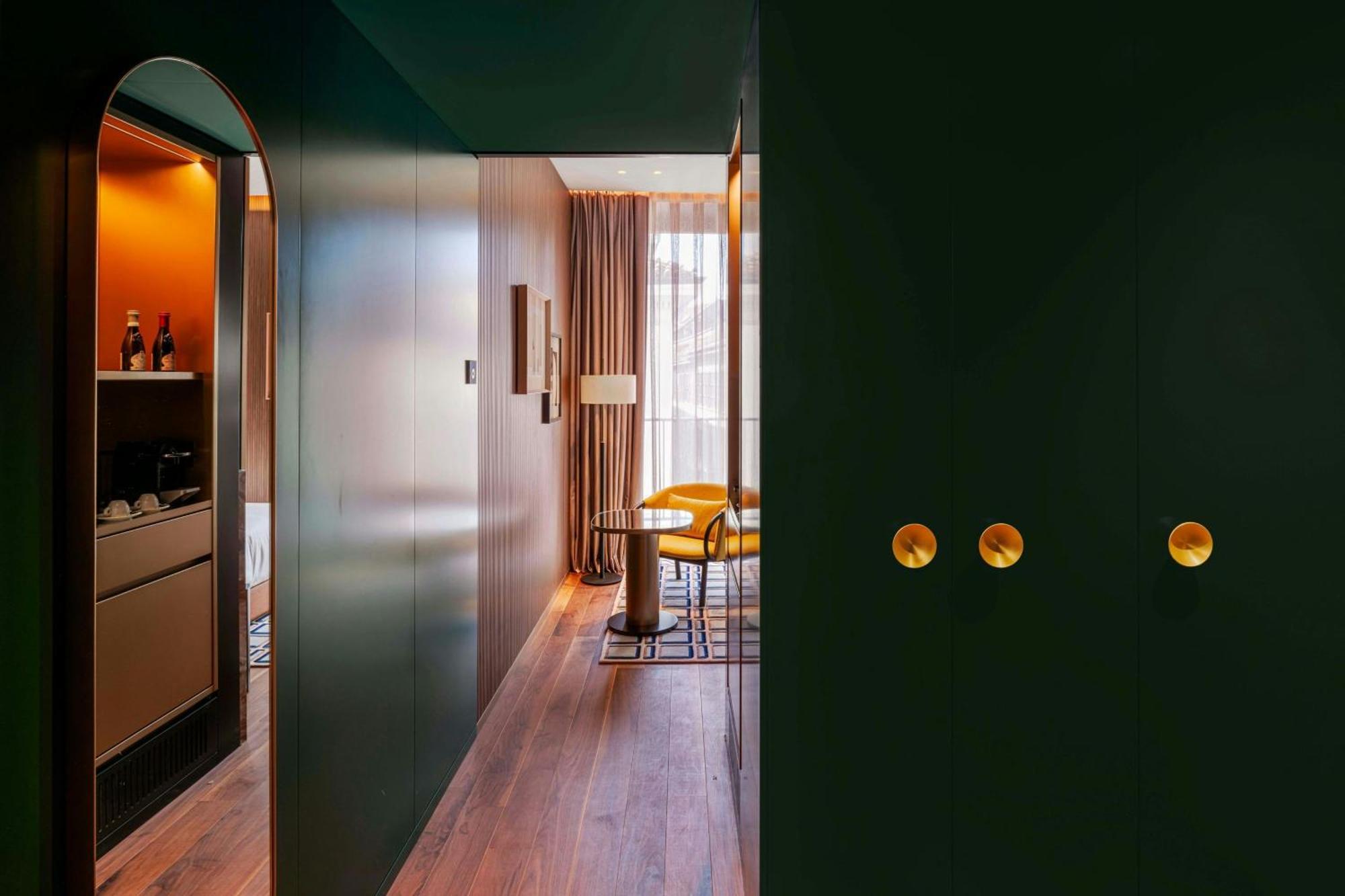 Prestige King Room with City View
