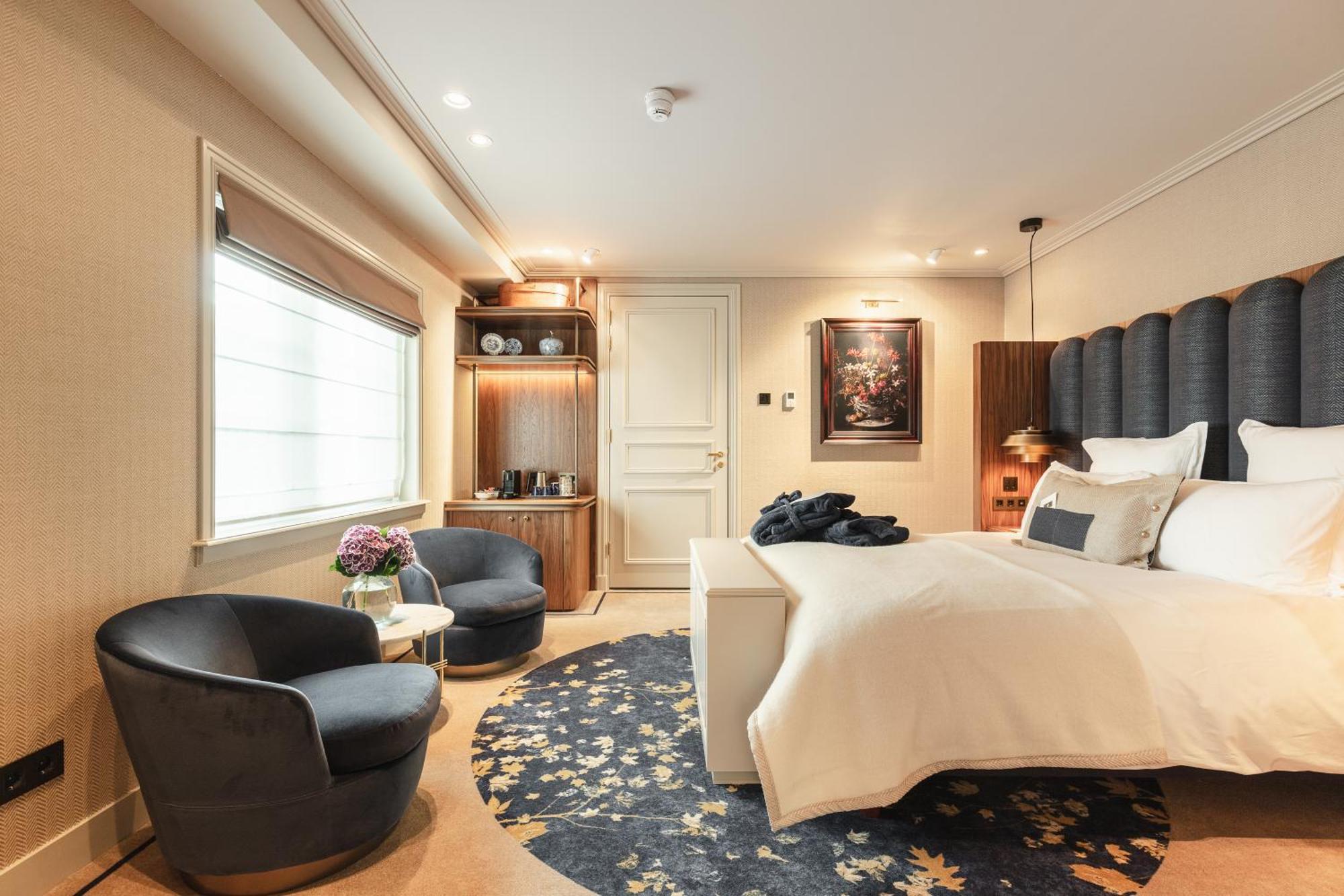 Executive Room (Grand Room Garden View)