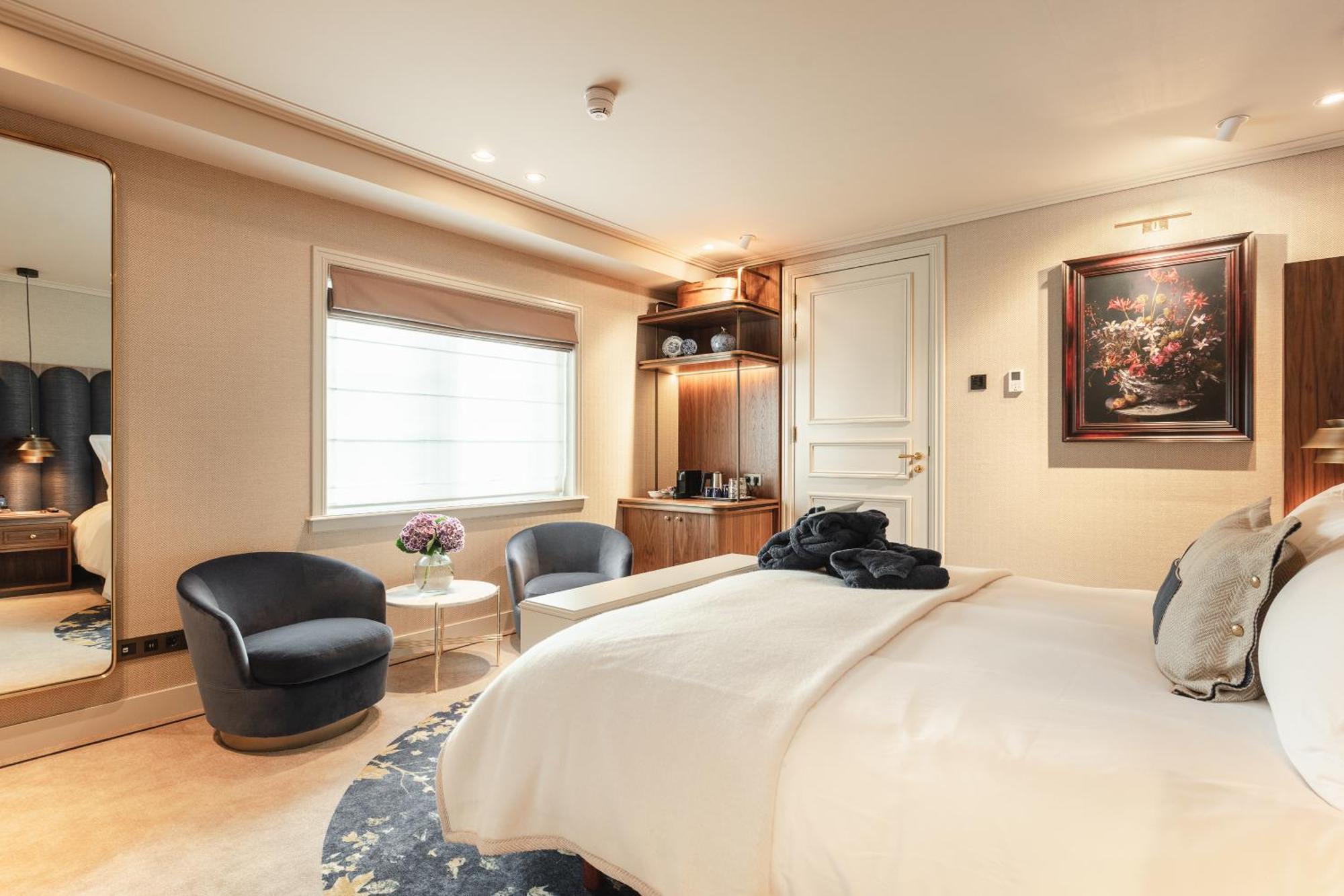 Executive Room Grand Room Garden View