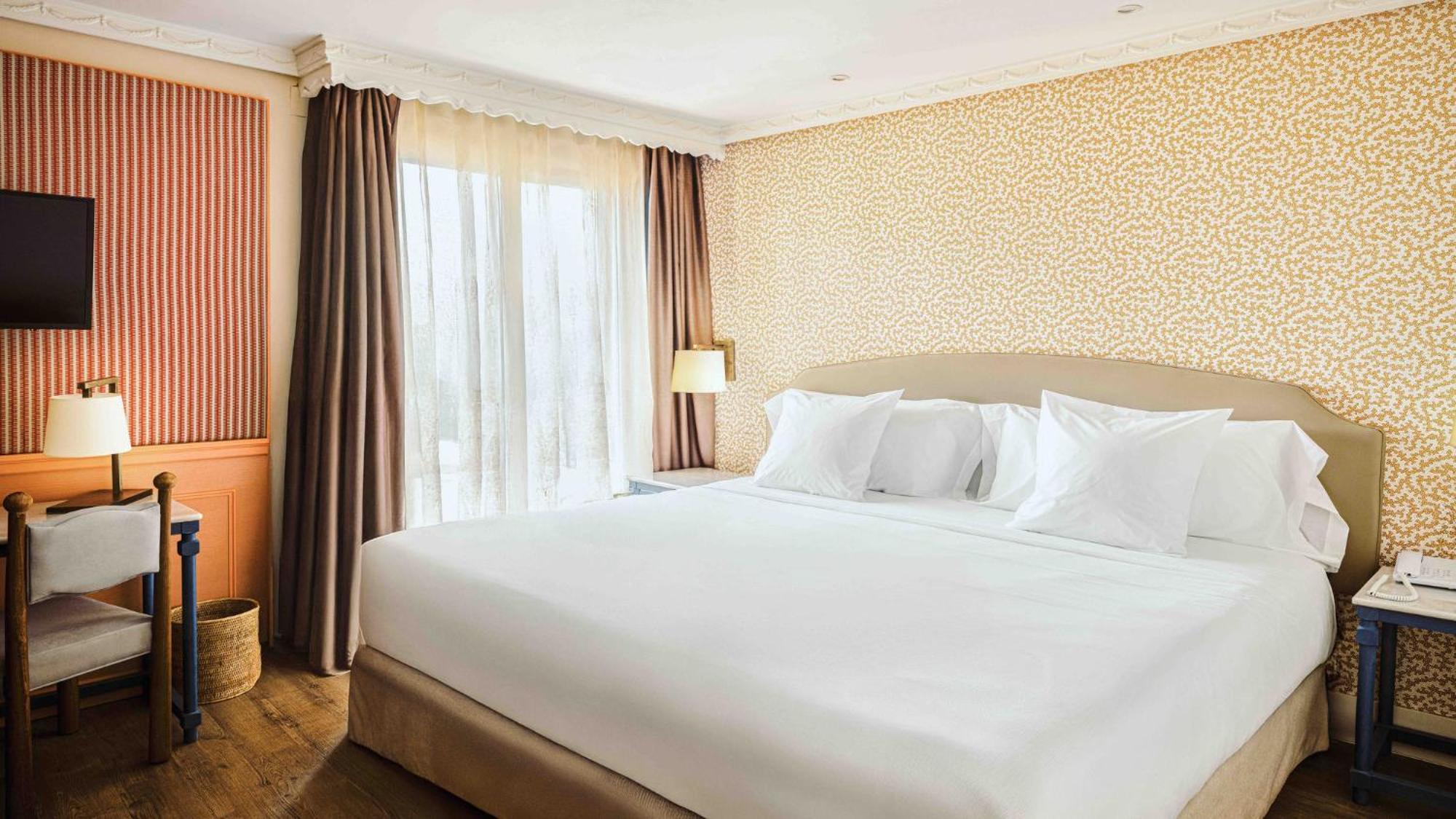 Double or Twin Room Side Sea View