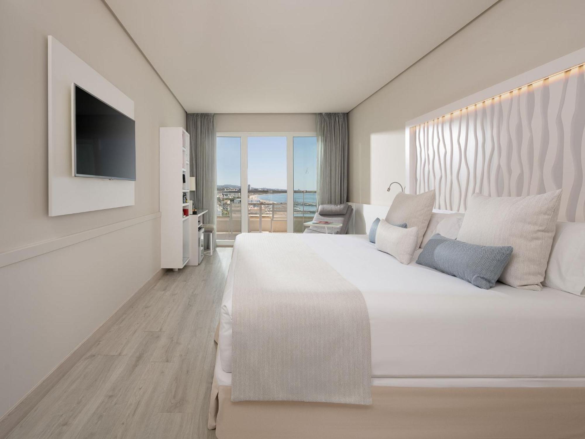 Keep the Secret Double or Twin Room Side Sea View