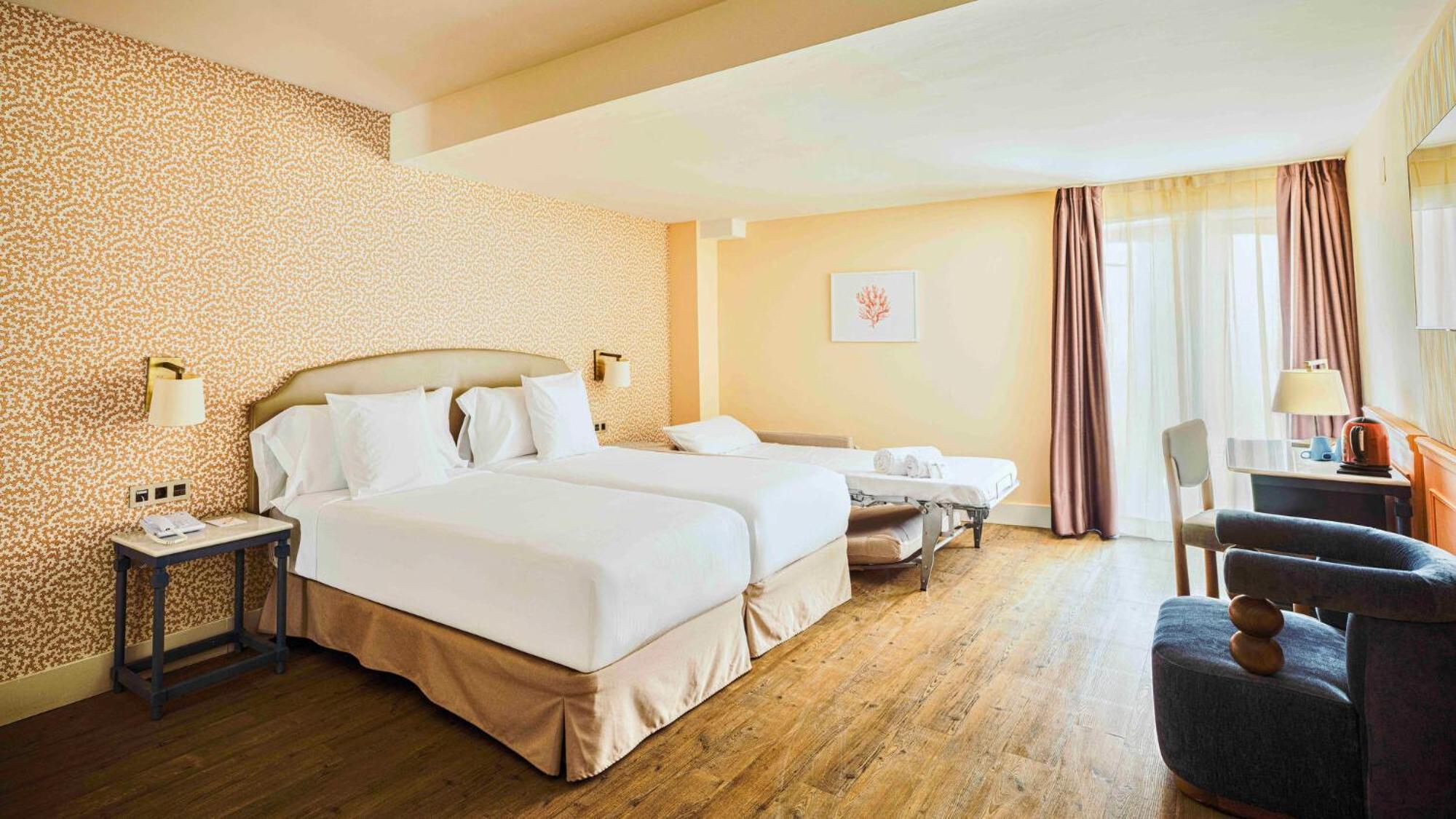 Triple Room