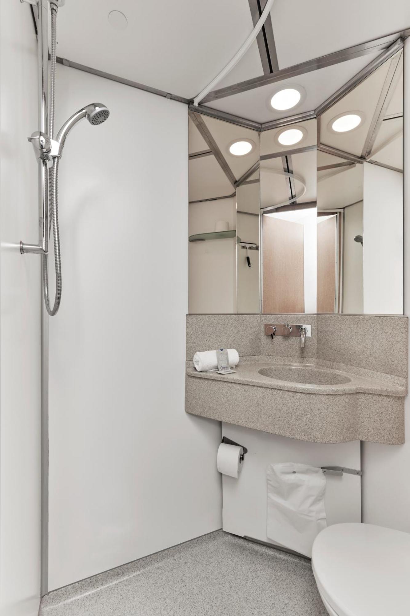 Standard Queen Room,1670702613:JPEG