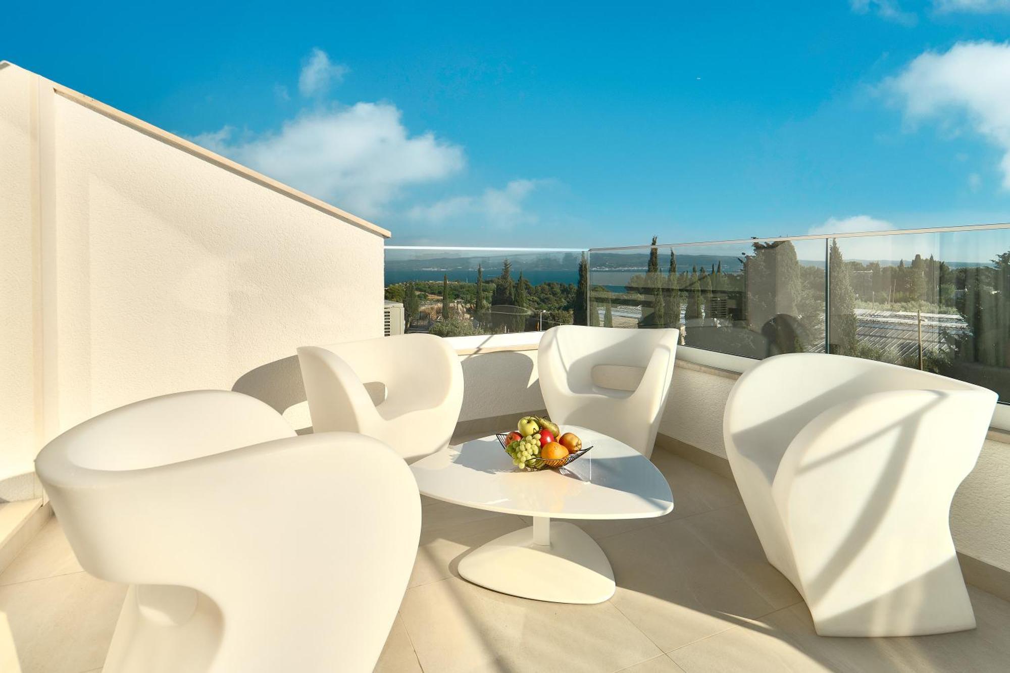 One-Bedroom Apartment Terrace